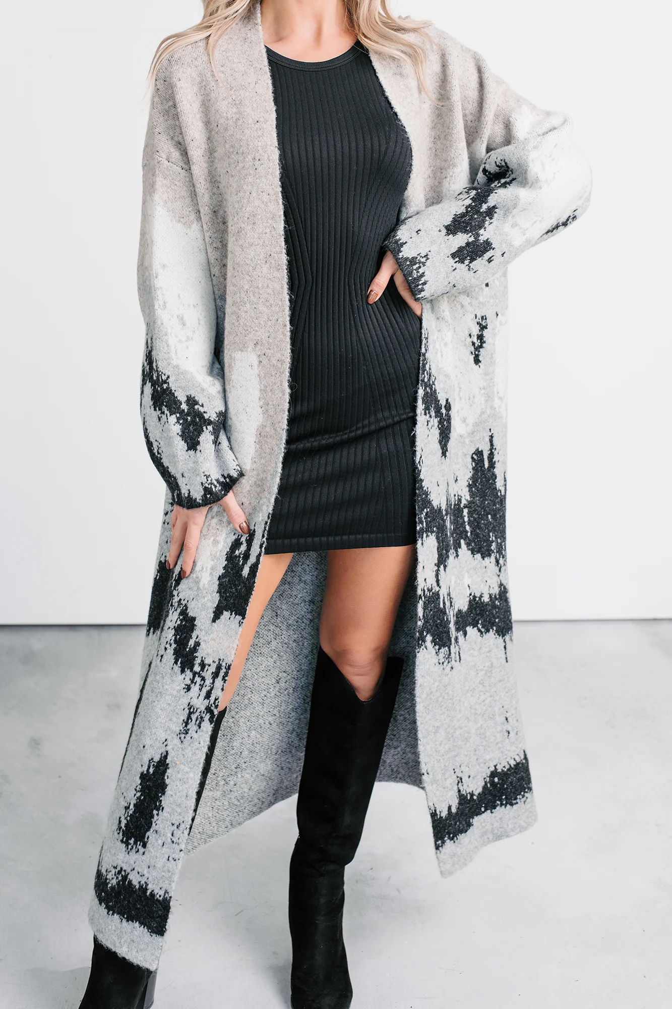Alpine Trail Abstract Mountain Duster Cardigan (Oatmeal) - Image 2
