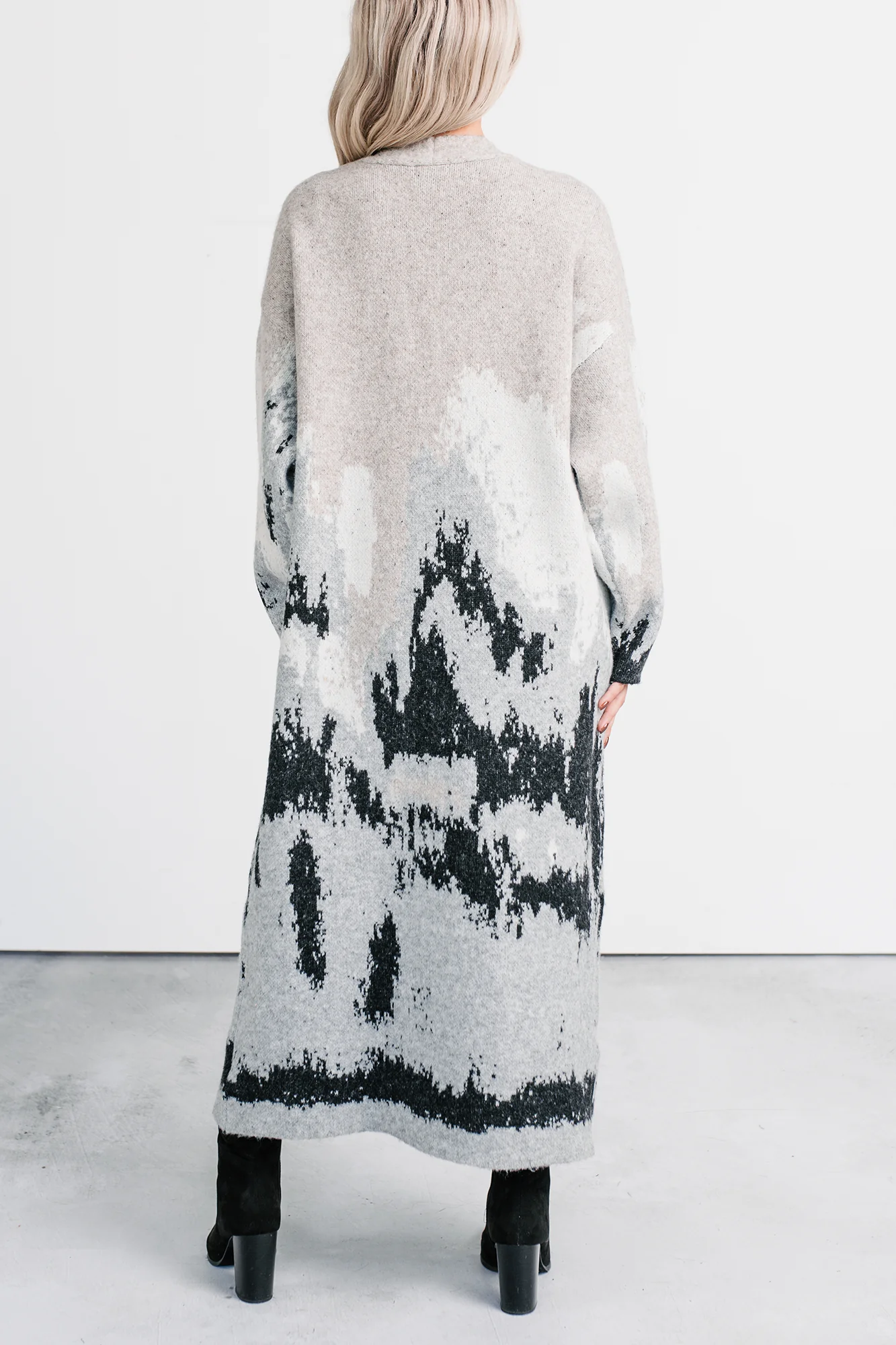 Alpine Trail Abstract Mountain Duster Cardigan (Oatmeal) - Image 4