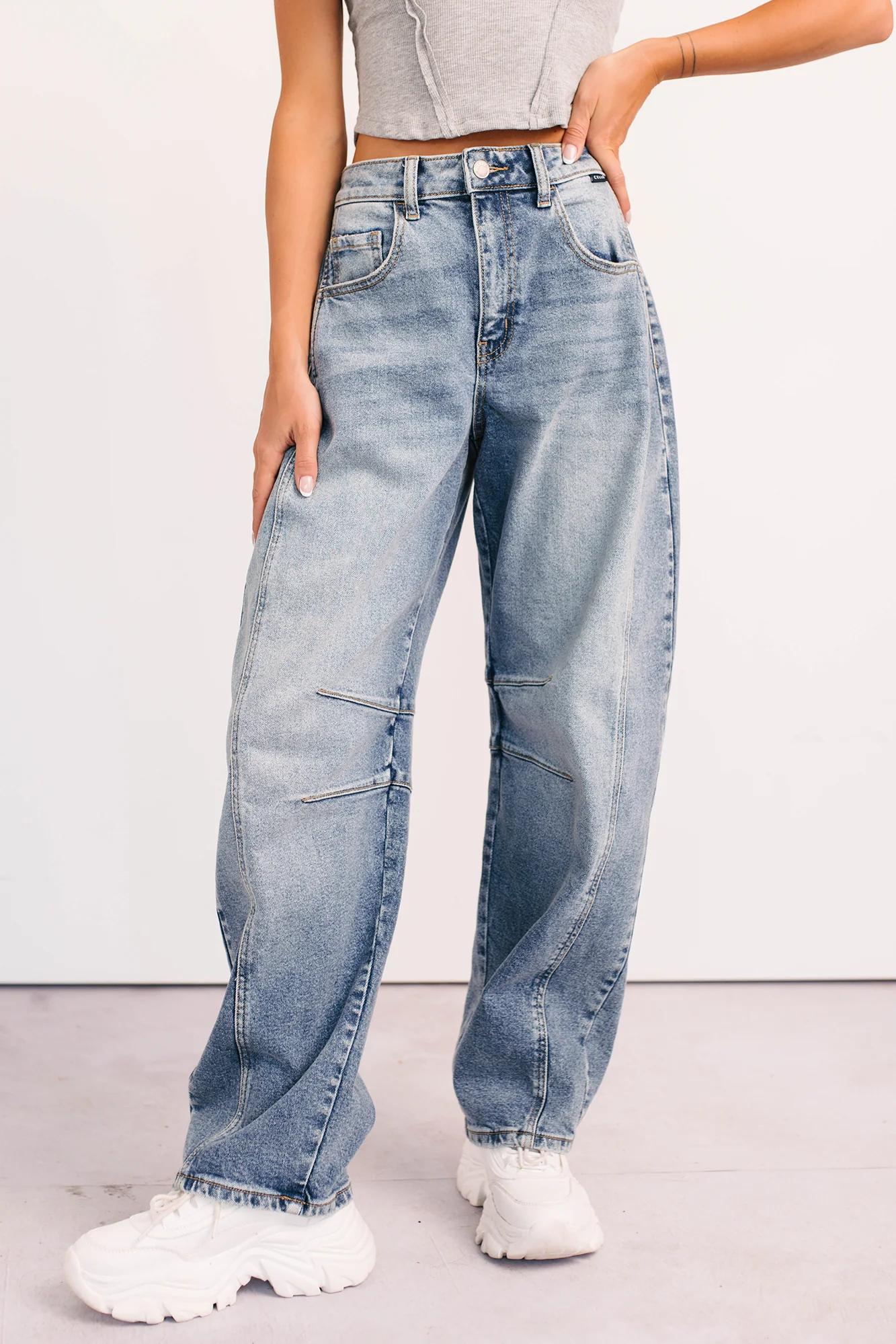 Ardin Mid Rise Barrel Cello Jeans (Medium) - Image 8