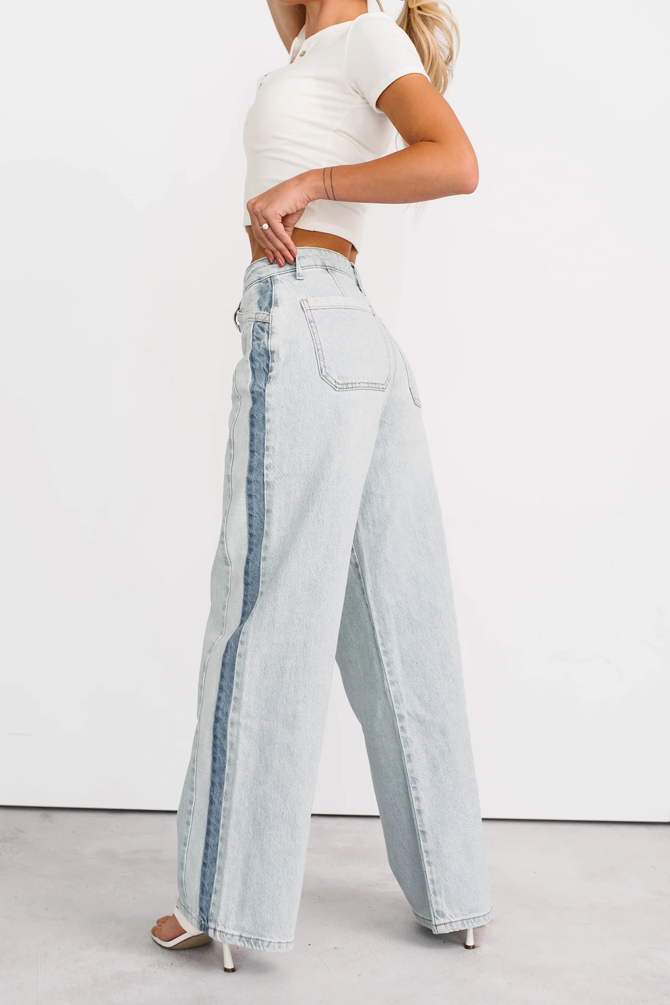 Baylor Wide Leg Contrast Kancan Jeans (Light) - Image 5
