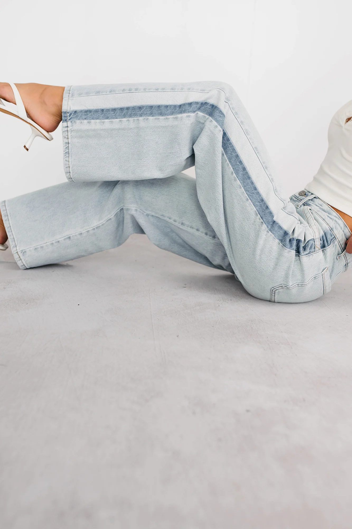 Baylor Wide Leg Contrast Kancan Jeans (Light) - Image 9