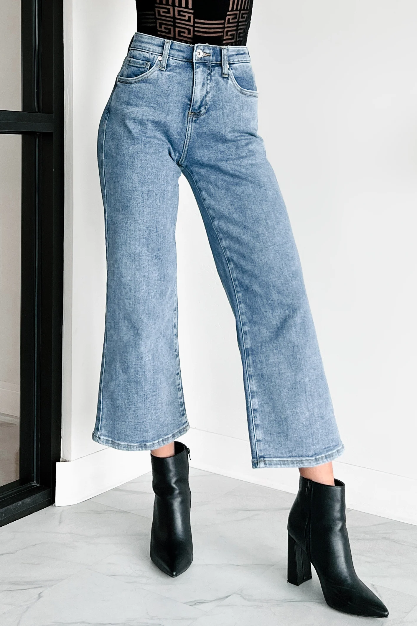 Bennie High Rise Tummy Control Special A Wide Crop Jeans (Light) - Image 3