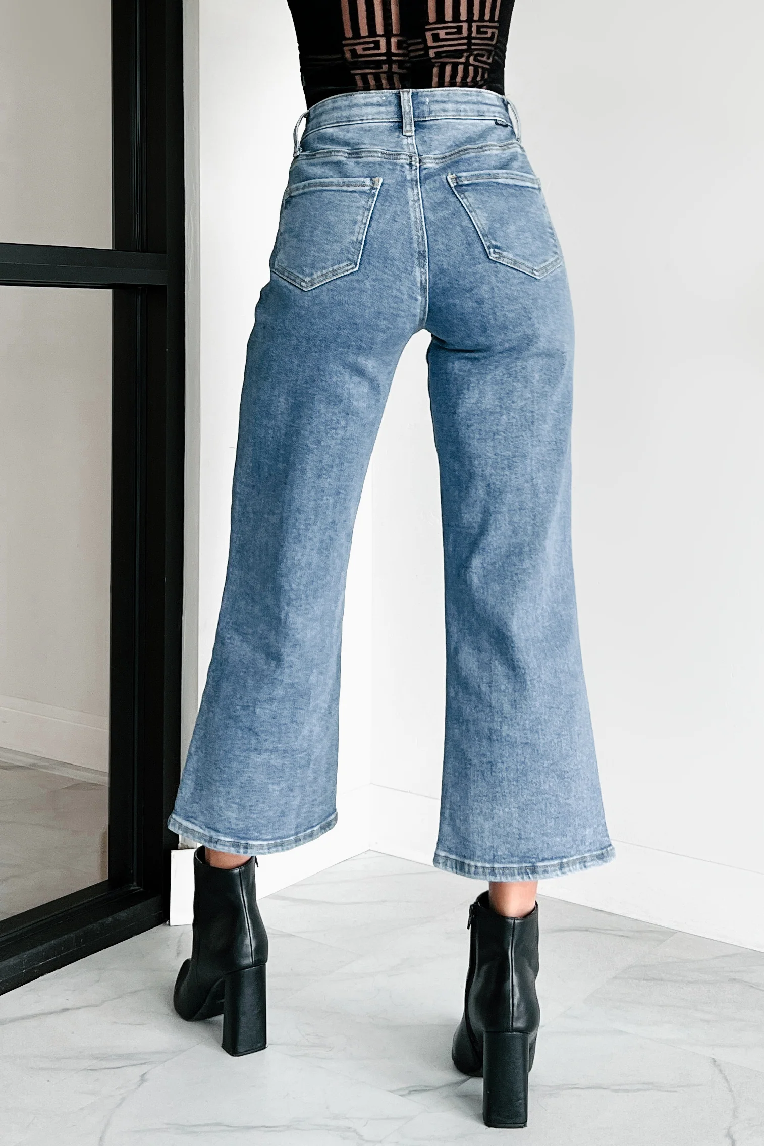 Bennie High Rise Tummy Control Special A Wide Crop Jeans (Light) - Image 5