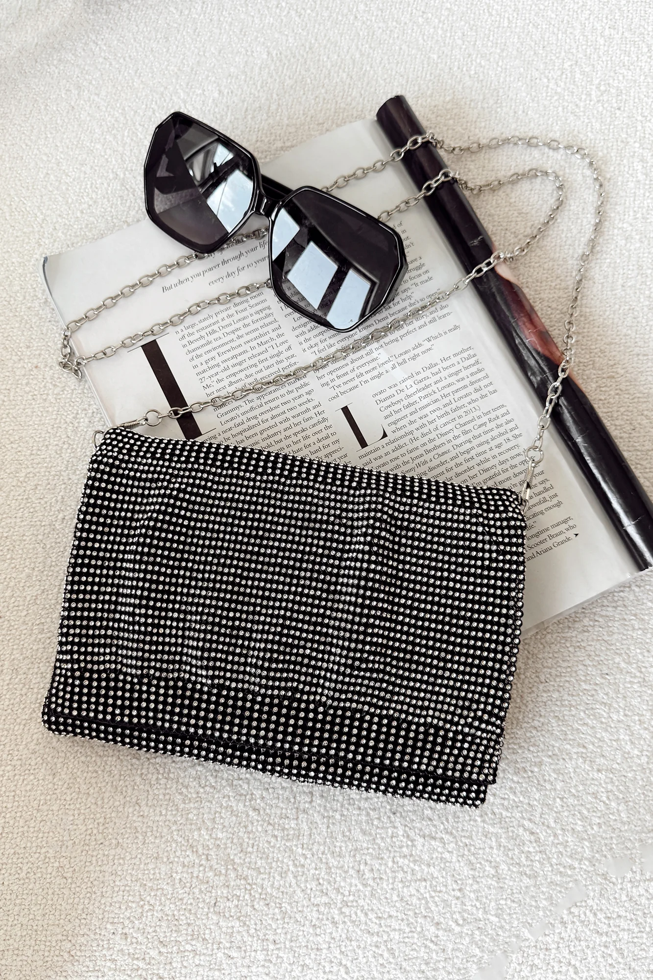 Big On Bling Rhinestone Clutch Purse (Clear/Black) - Image 2