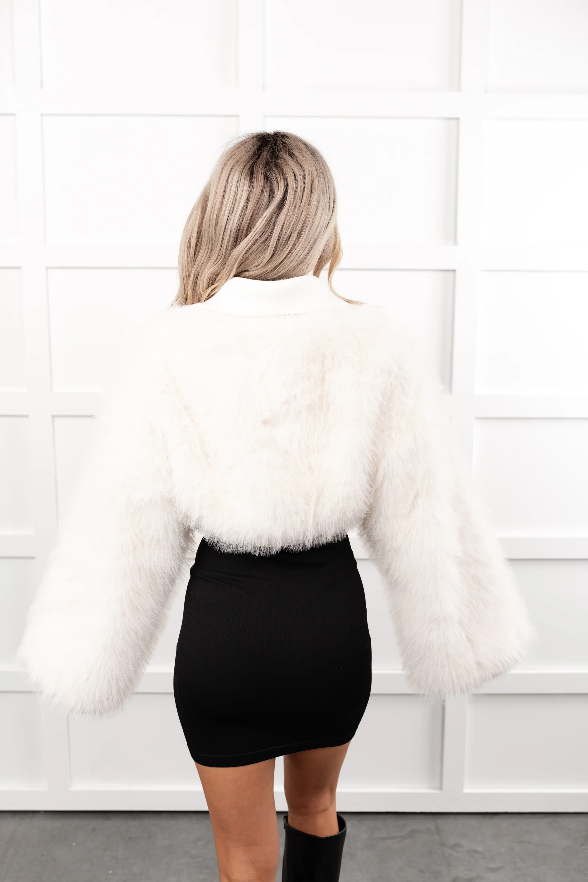 Cabin Comfort Faux Fur Cropped Jacket (White) - Image 4
