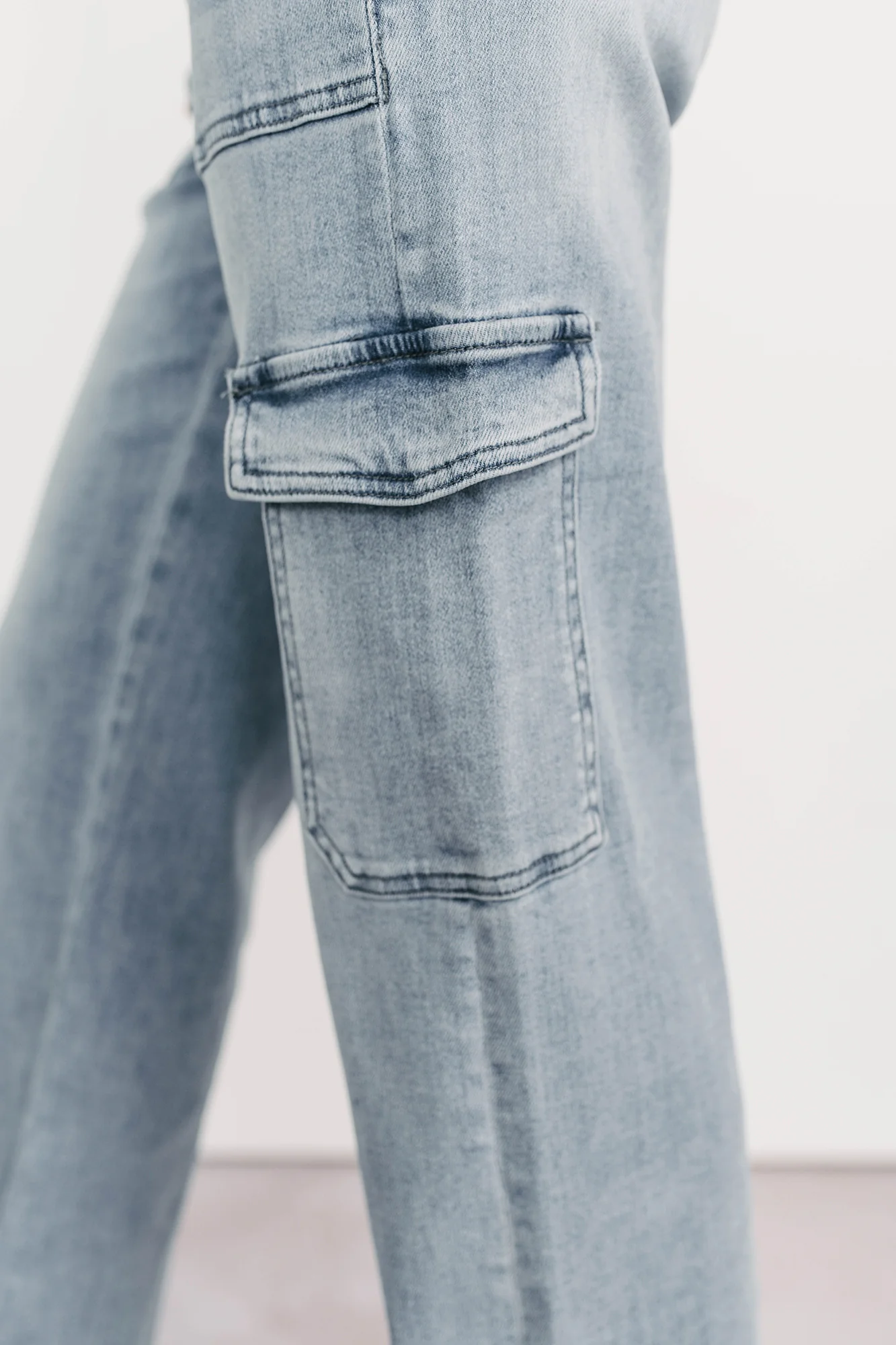 Callum Wide Leg Cargo Mica Denim Jeans (Light) - Image 7