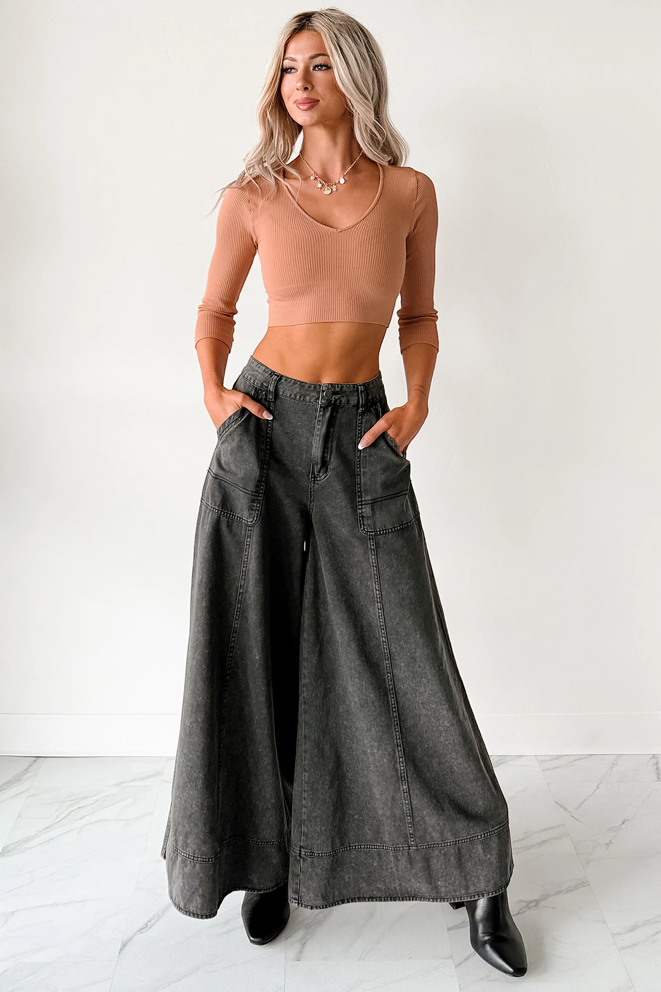 Casual Beauty Ribbed V Neck Crop Top (Mocha Mousse) - Image 4