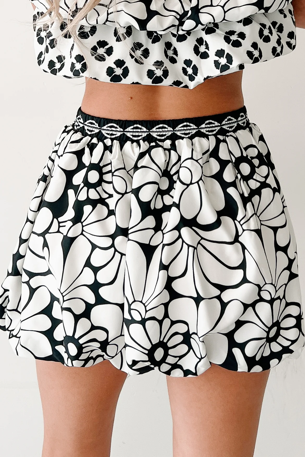 Chic Allure Floral Bubble Hem Set (White/Black) - Image 10