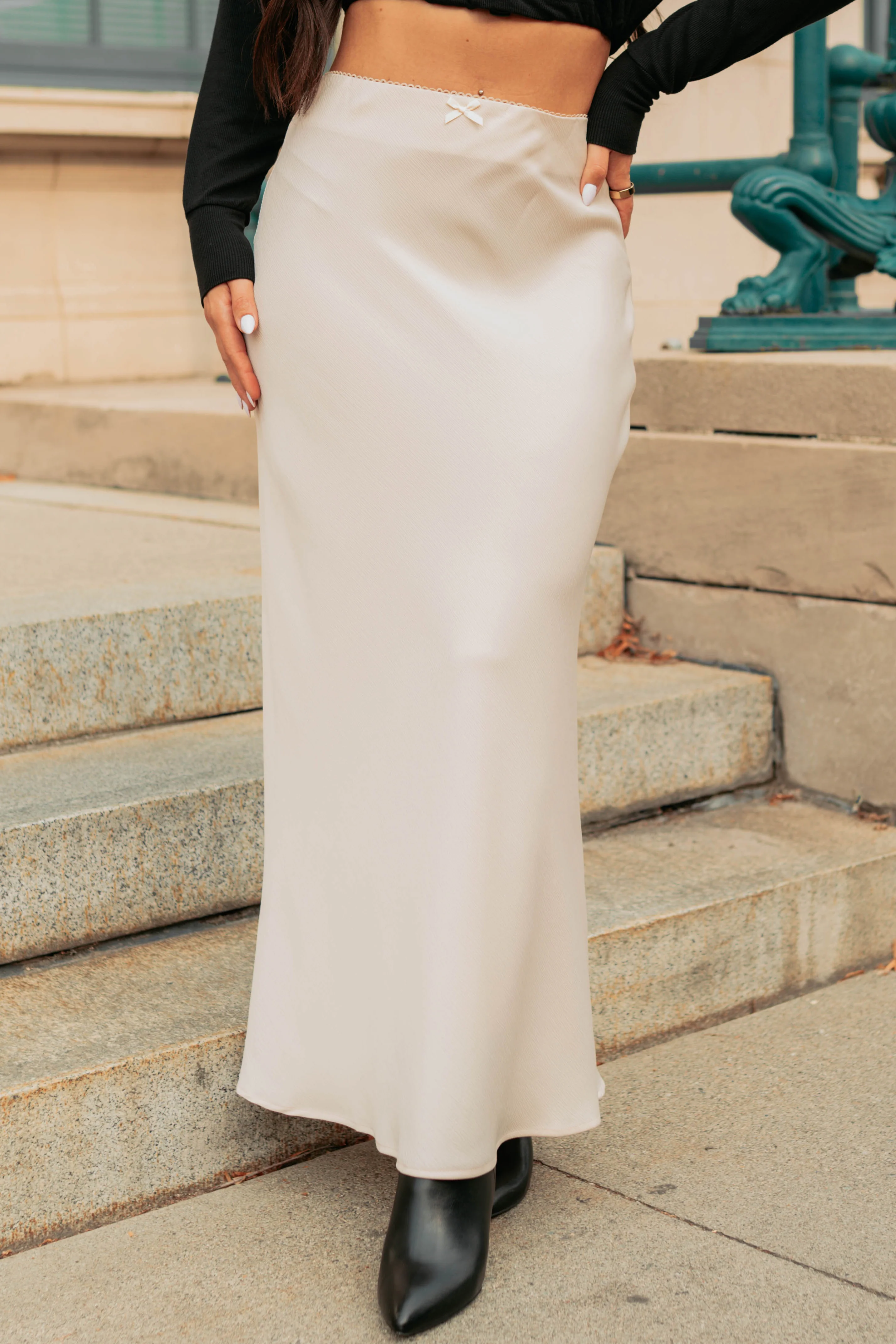 Chic Knows Best Textured Maxi Skirt (Champagne) - Image 2