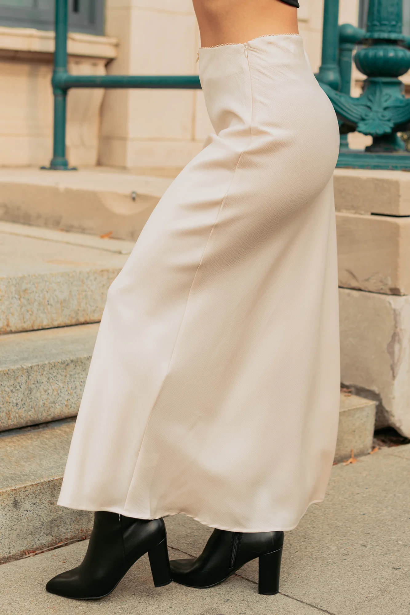 Chic Knows Best Textured Maxi Skirt (Champagne) - Image 3