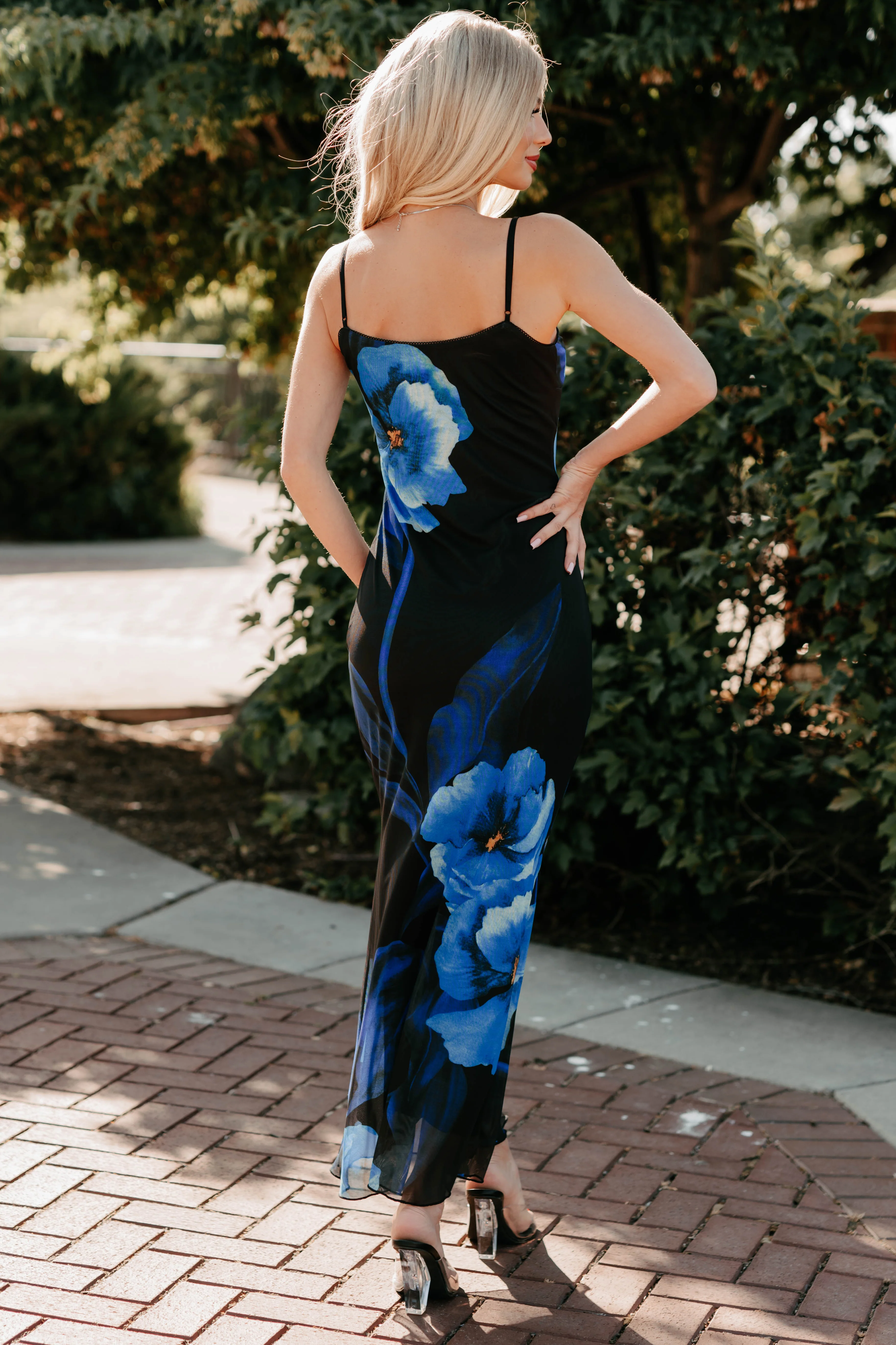 Chic Uprising Sleeveless Floral Maxi Dress (Black/Blue) - Image 3