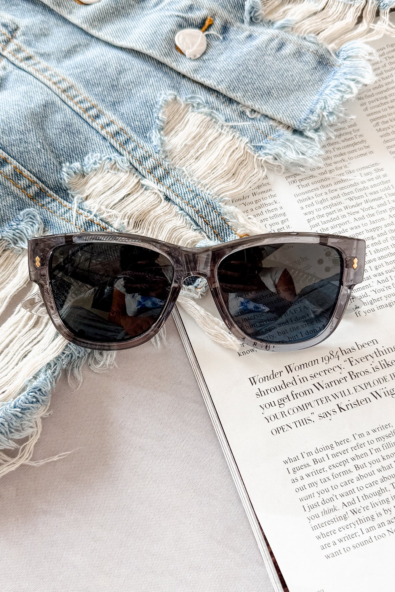 City Sleek Square Frame Sunglasses (Multiple Color Options) - Image 4
