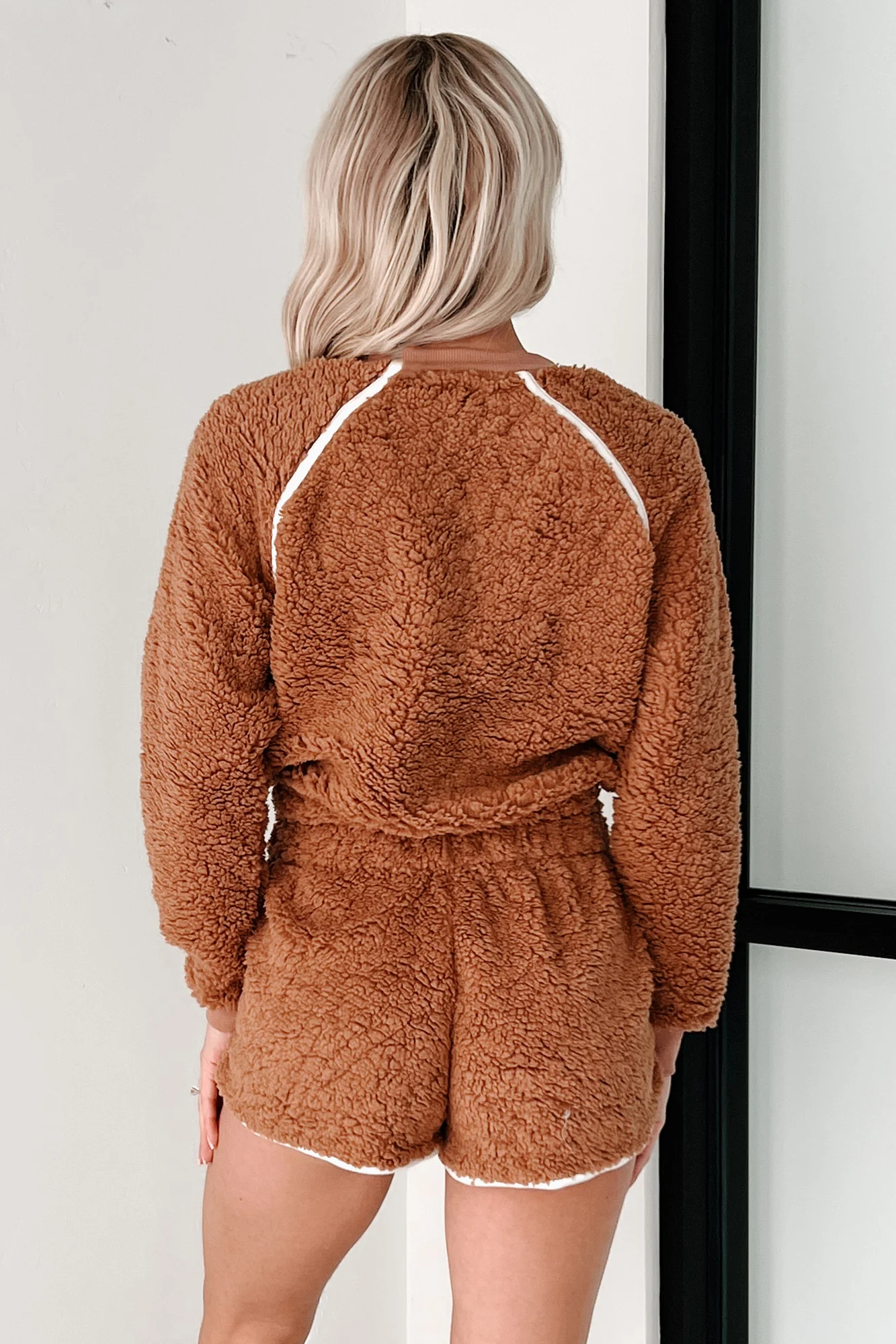 Cloud Nine Comfort Faux Fur Lounge Set (Brown) - Image 4