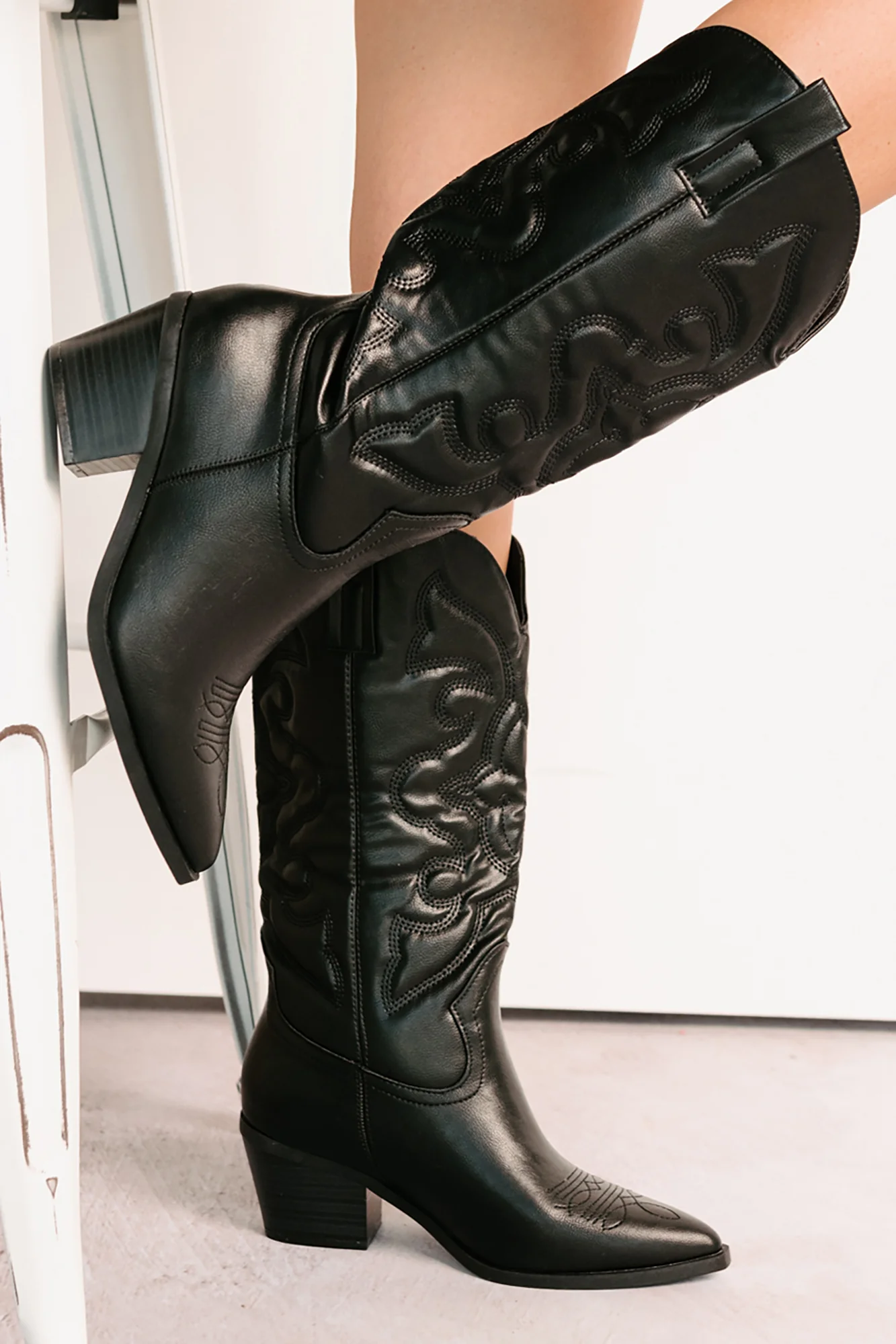 Cowgirl Glow Pointed Toe Western Boots (Black) - Image 5