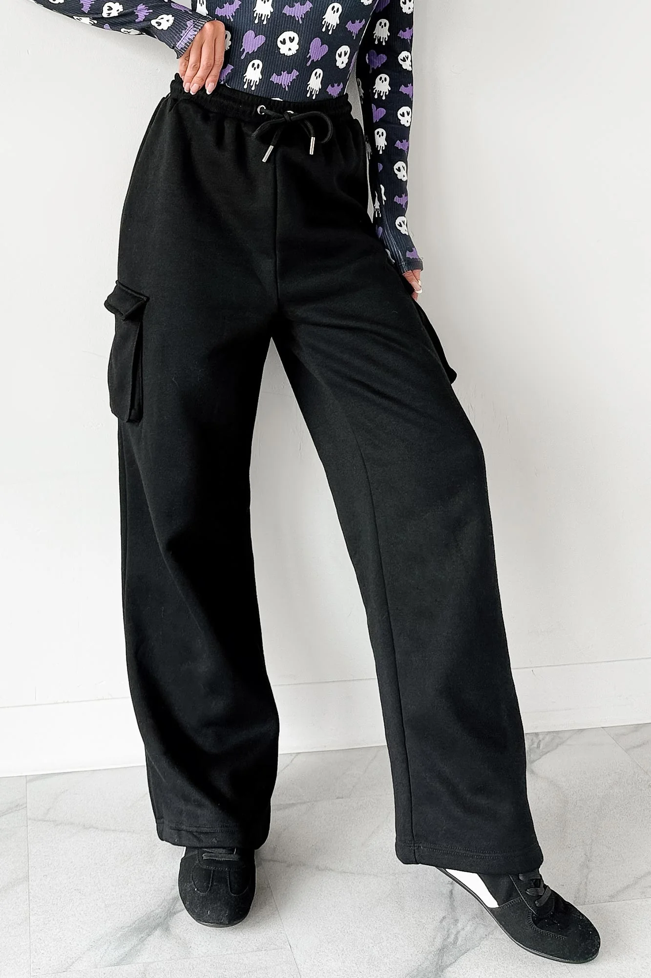 Daily Pause Wide Leg Cargo Sweatpants (Black) - Image 3