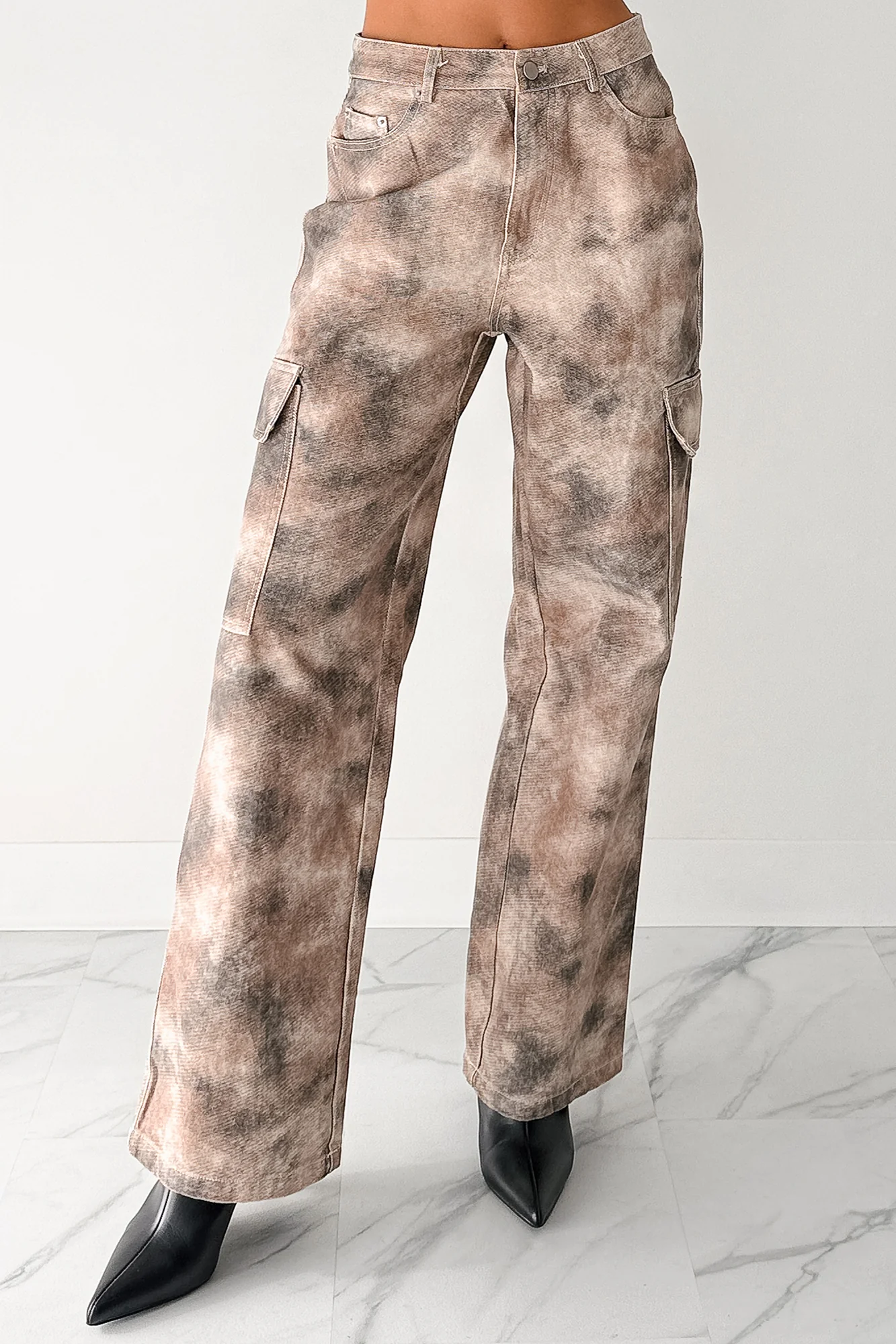 Edgy Attitude Smokey Print Cargo Jeans (Taupe Grey) - Image 3