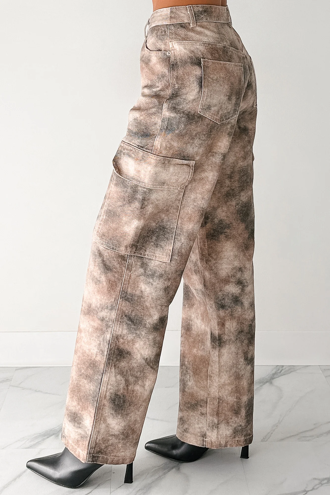 Edgy Attitude Smokey Print Cargo Jeans (Taupe Grey) - Image 4