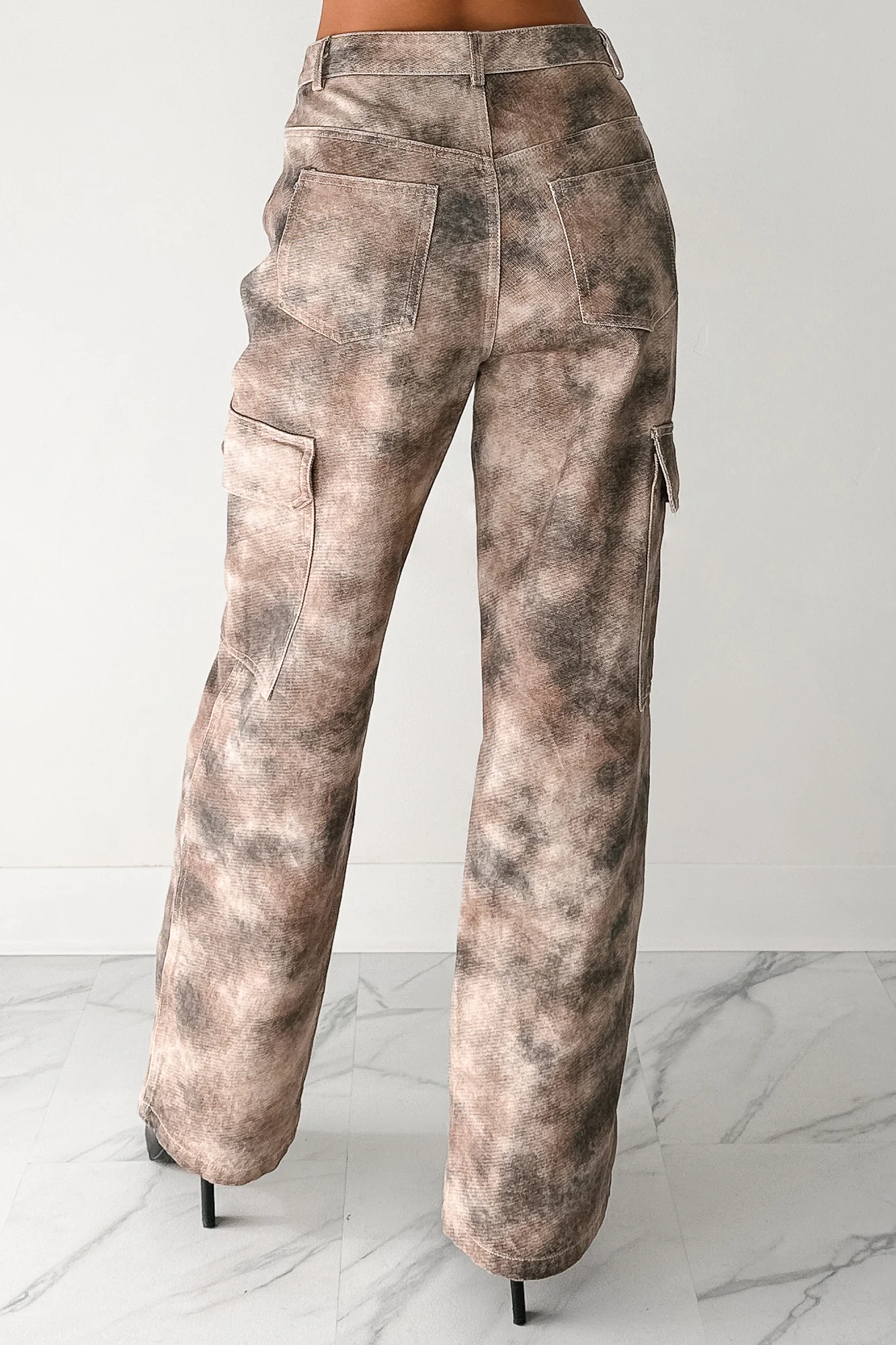 Edgy Attitude Smokey Print Cargo Jeans (Taupe Grey) - Image 5