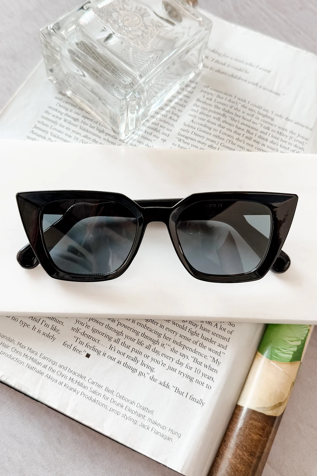 Errand Chic Squared Cat Eye Sunglasses (Multiple Color Options) - Image 3