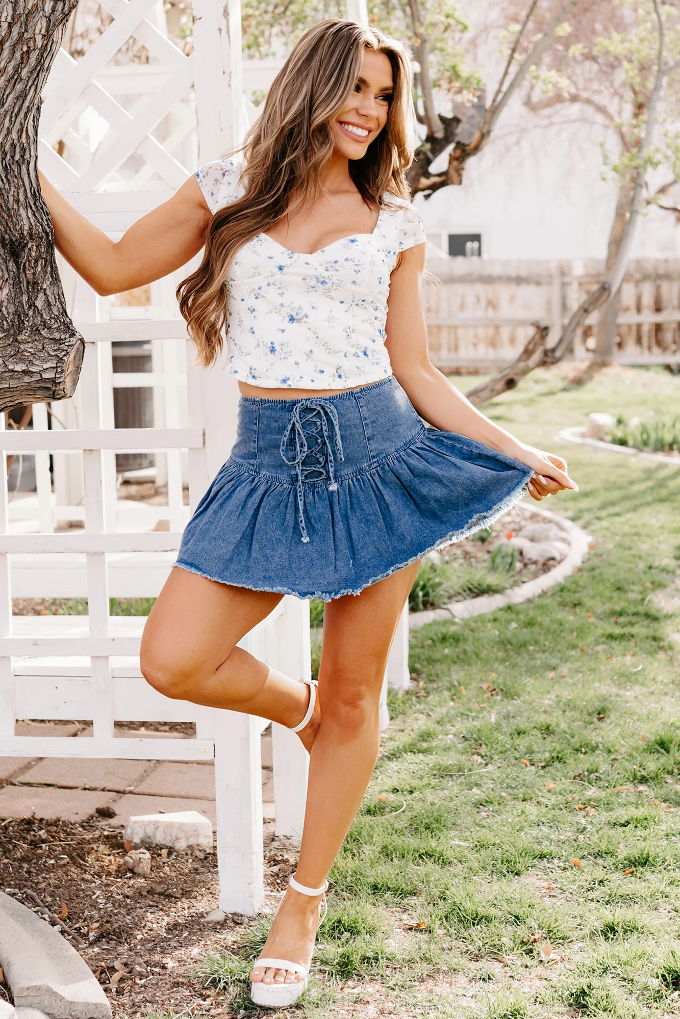 Flirty Flair Printed Cap Sleeve Top (White/Blue Floral) - Image 7