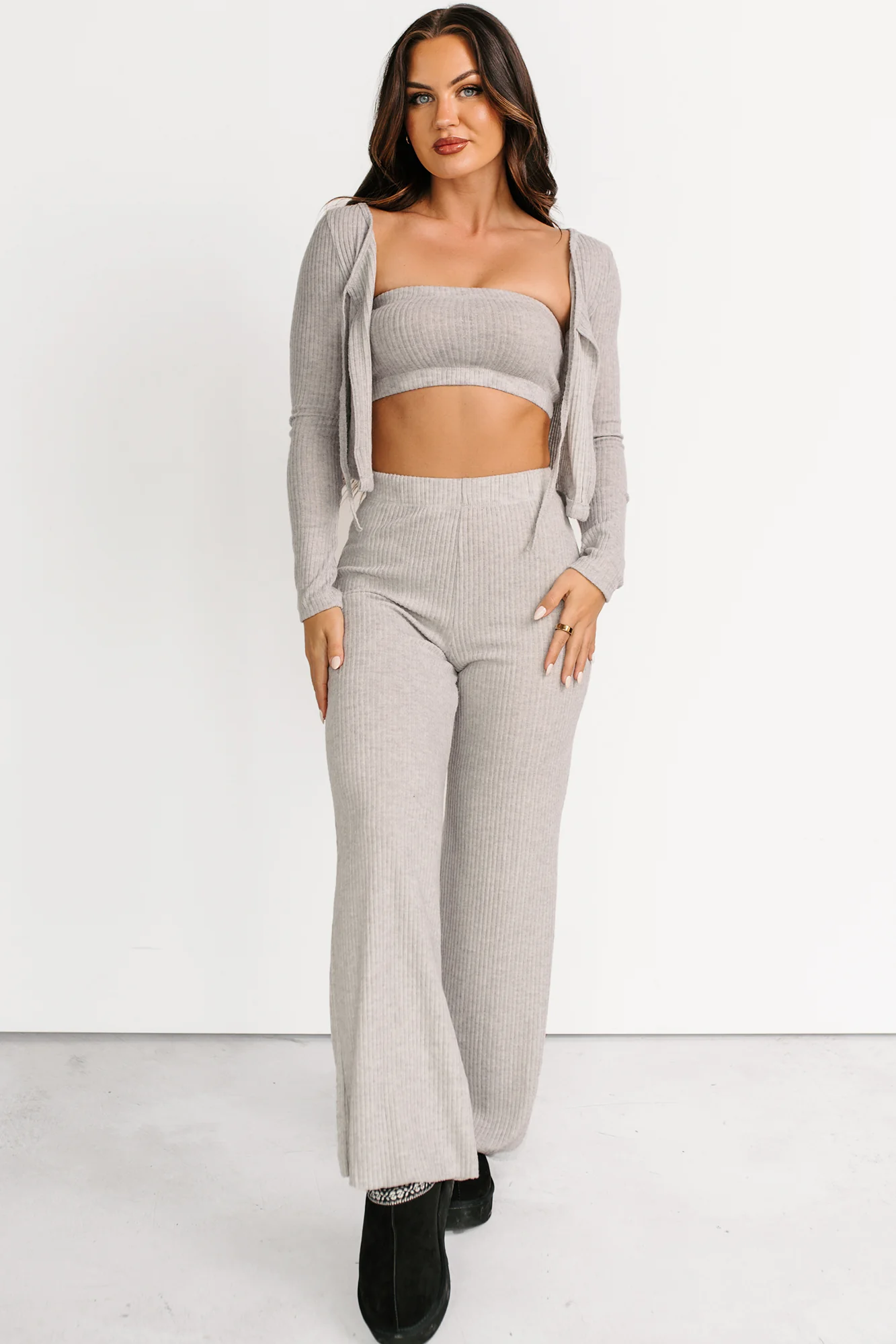 Friendly Reminder Three Piece Lounge Set (Grey) - Image 5