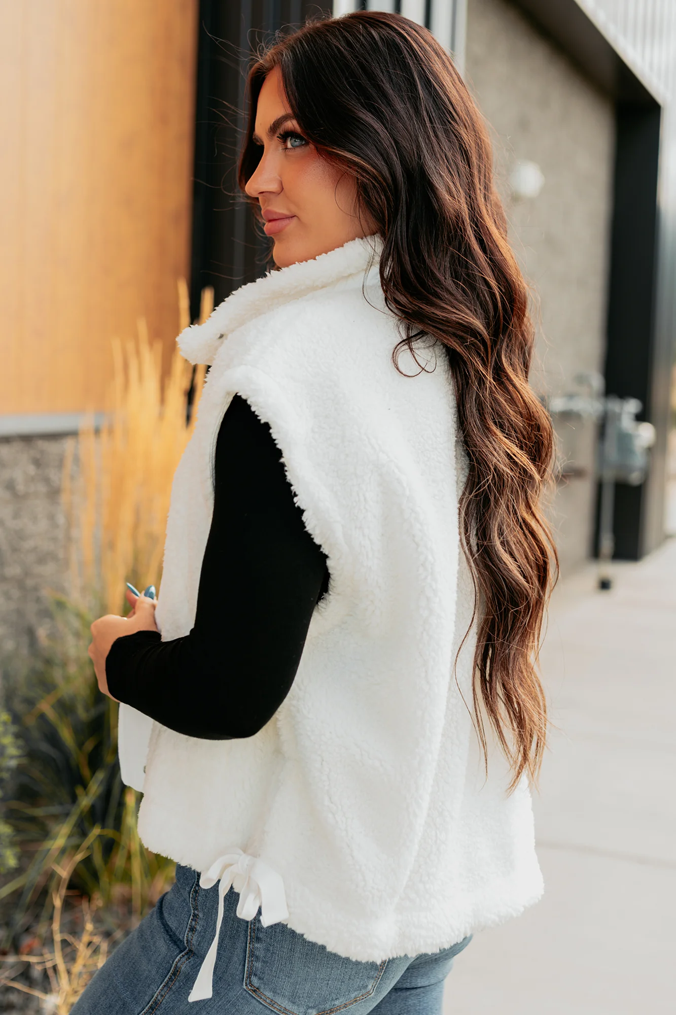Frosted Glow High Neck Button Up Sherpa Vest (White) - Image 4