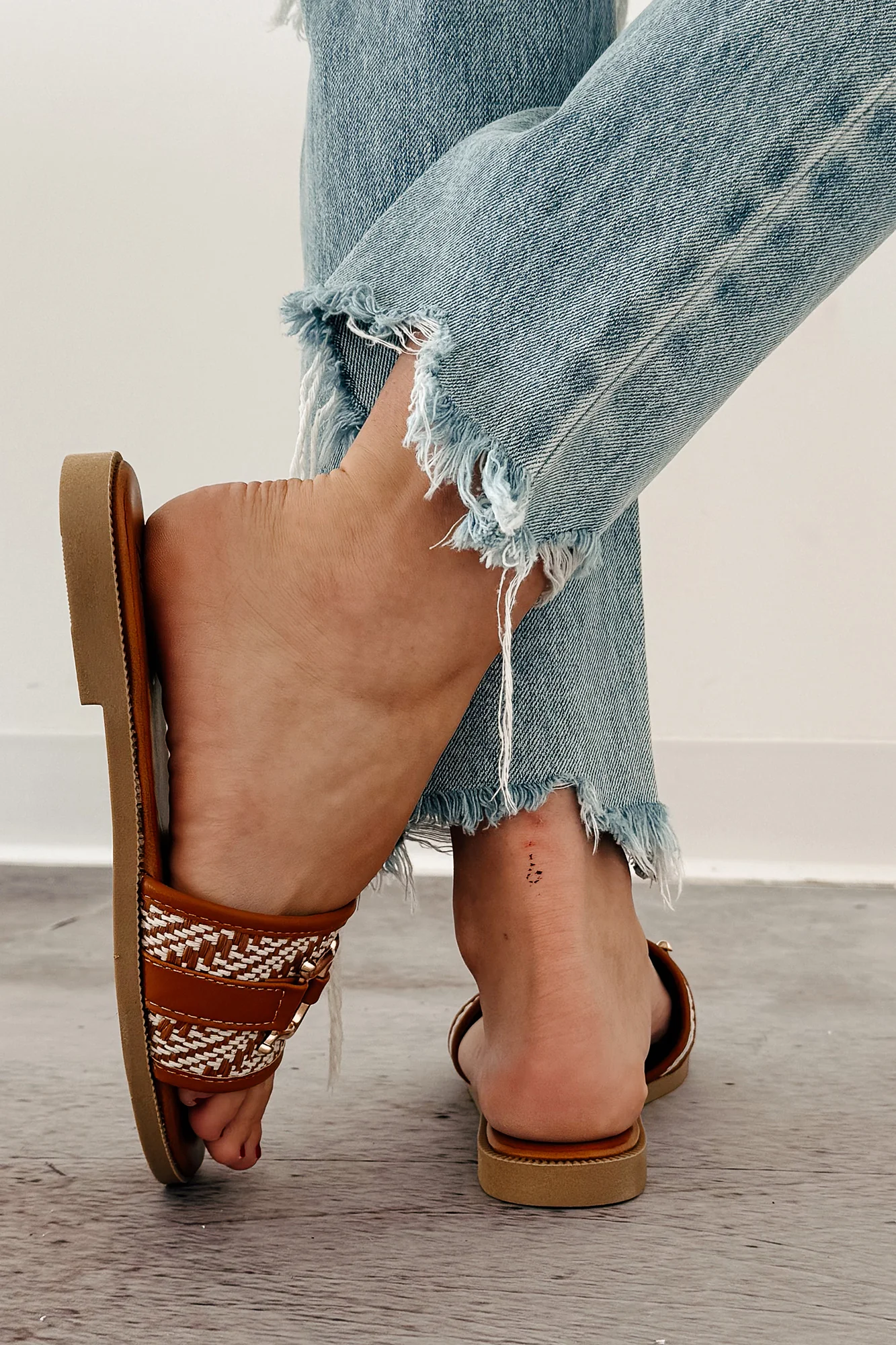 Full Look Ahead Raffia Horsebit Sandals (Tan) - Image 3