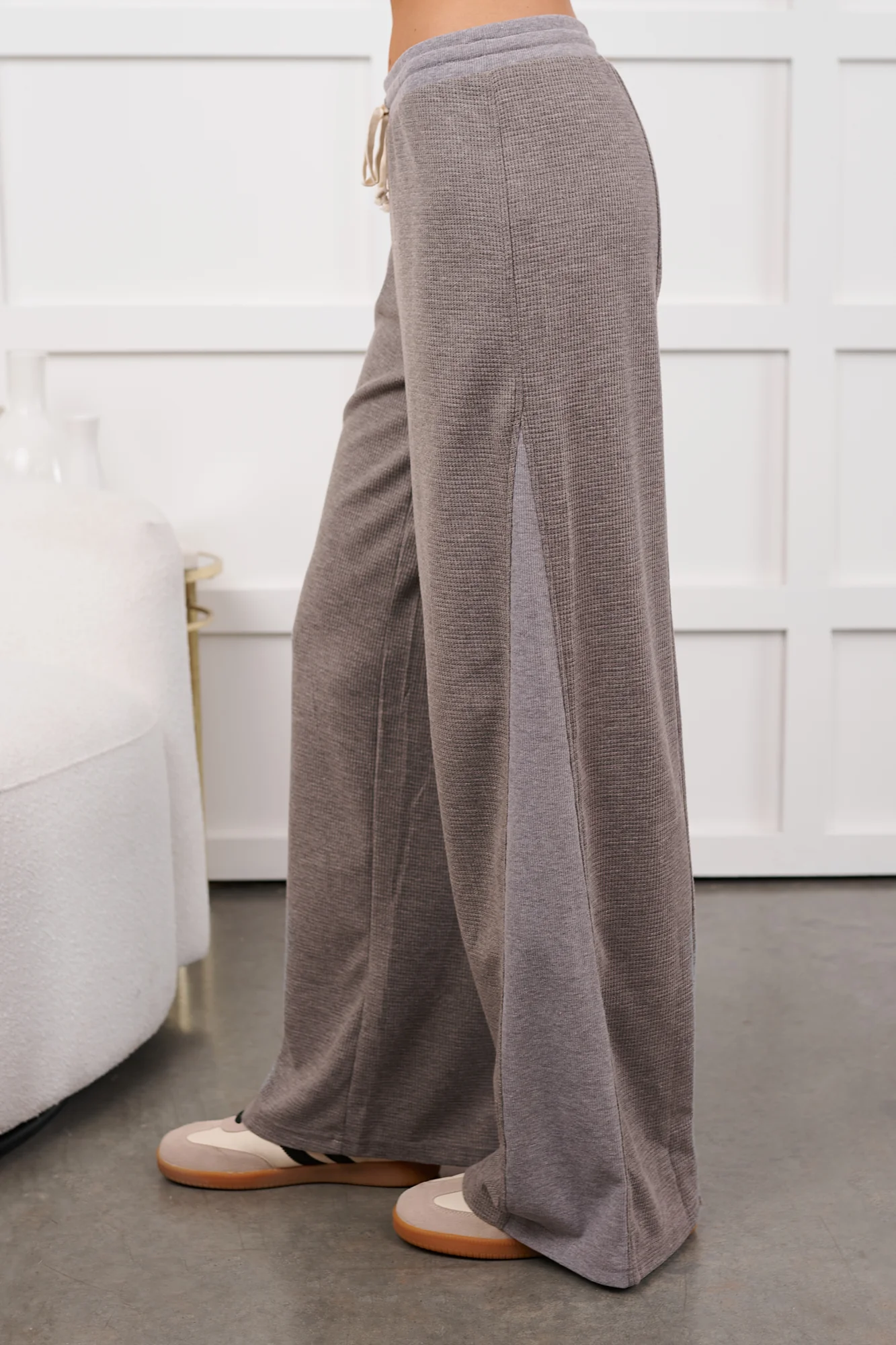In The Daylight Contrast Tie Waffle Knit Pants (Heather Gray) - Image 2
