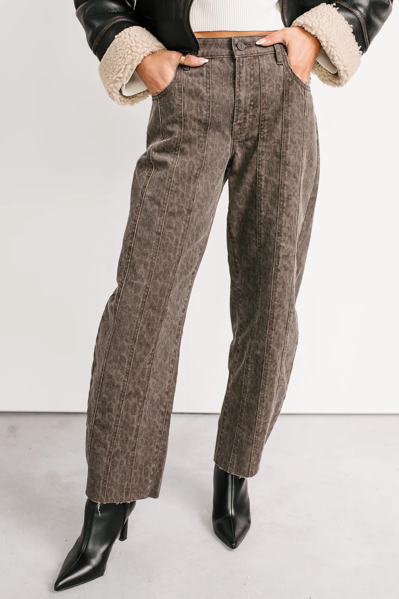 Kelsey Cheetah Seamed Barrel Hidden Jeans (Brown Cheetah) - Image 2