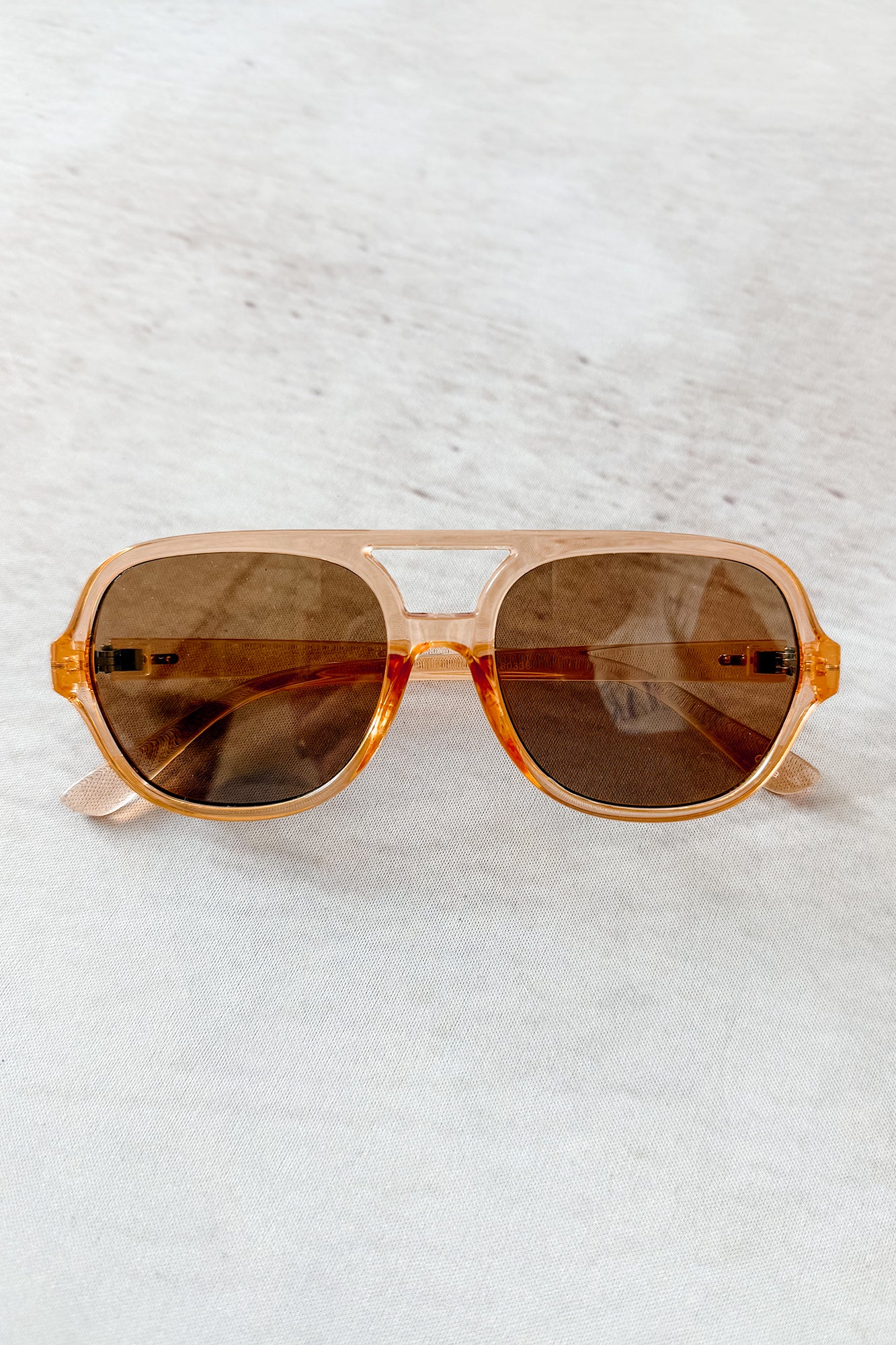 Leading Looks Aviator Sunglasses (Multiple Color Options) - Image 3