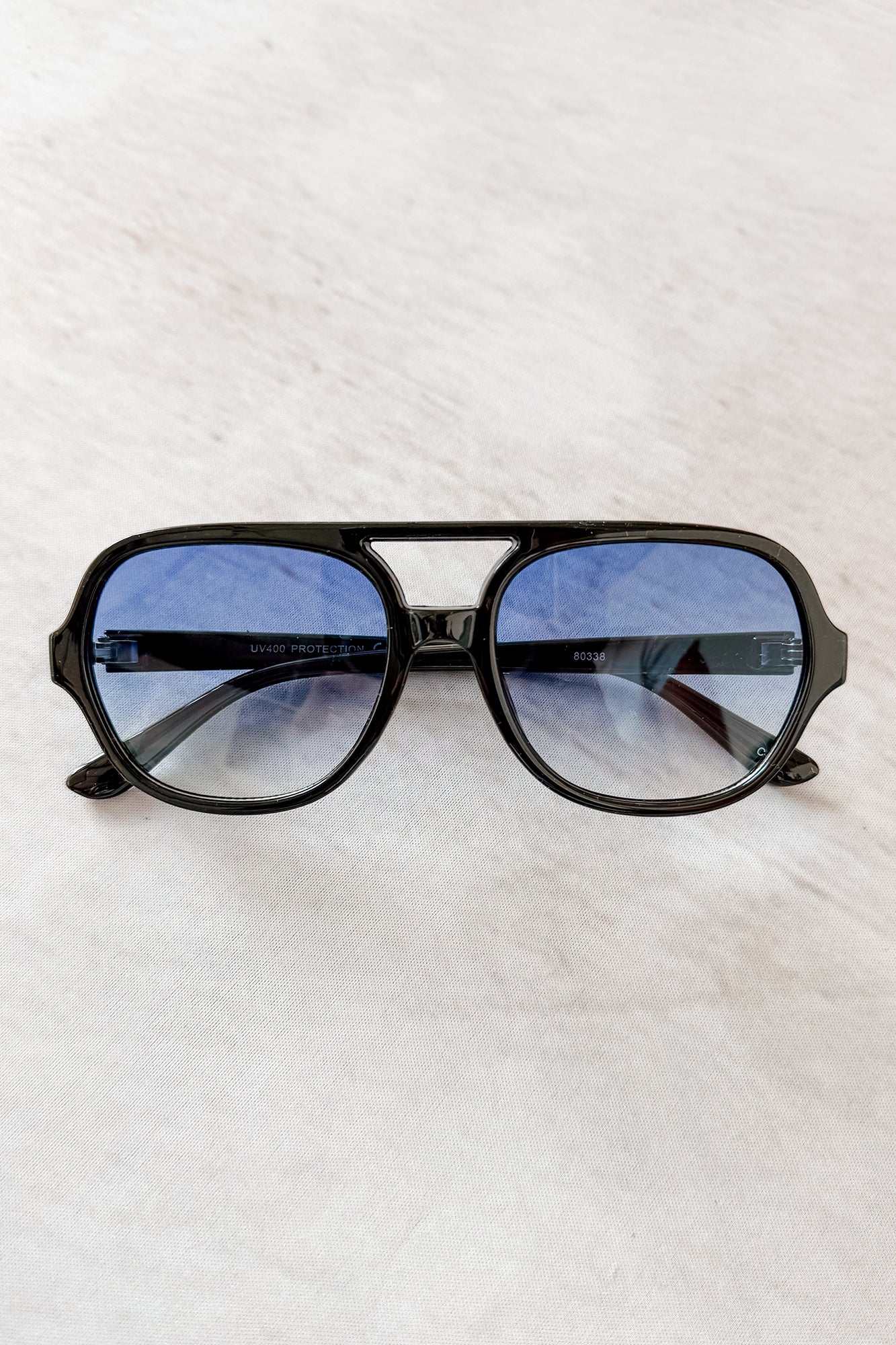 Leading Looks Aviator Sunglasses (Multiple Color Options) - Image 5