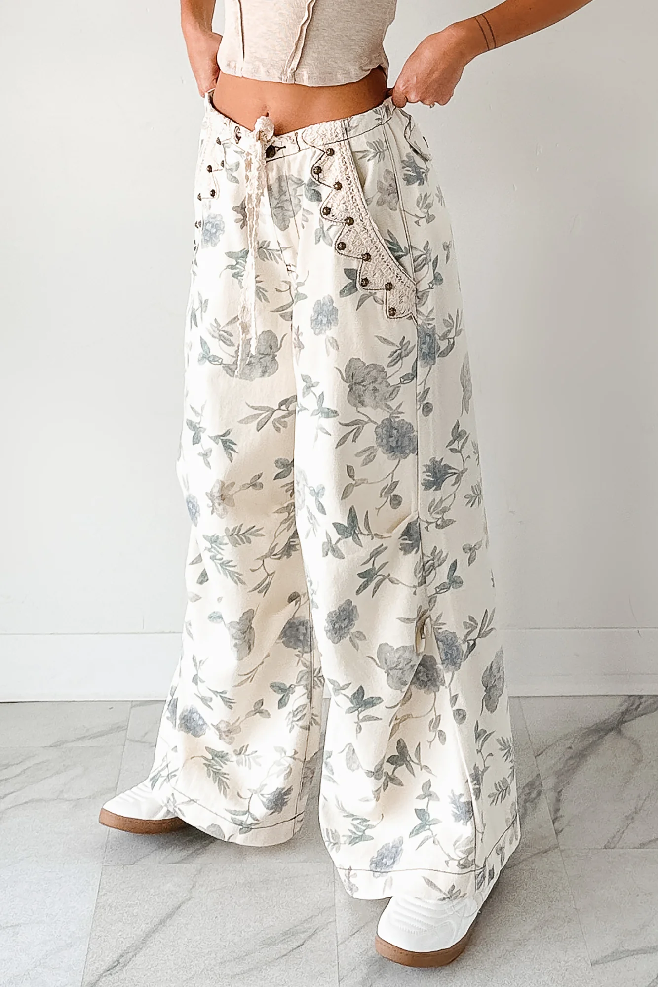 Lorelei Wide Leg Floral POL Jeans (Cream/Floral) - Image 6