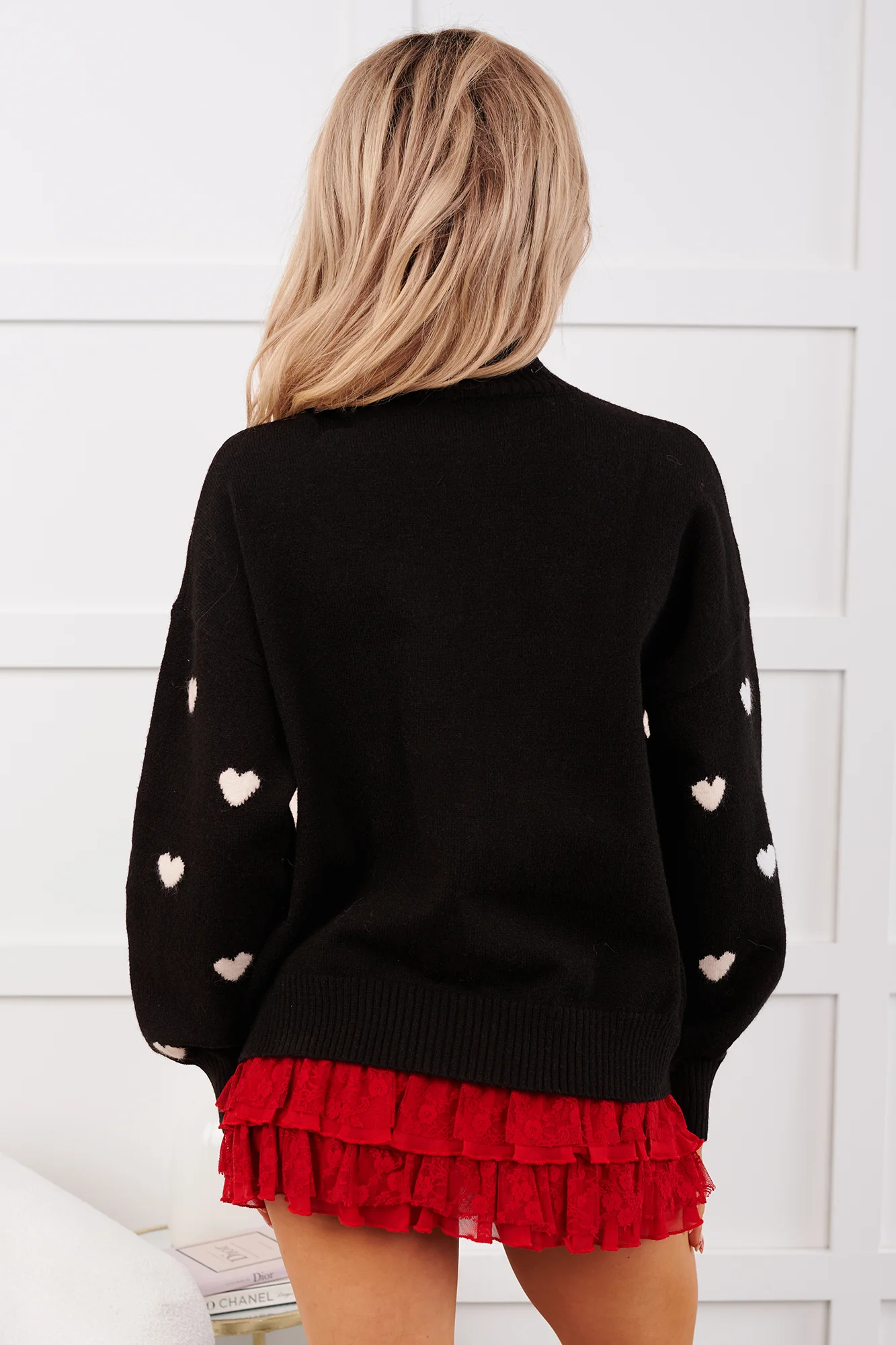 Love Conquers Heart Print Knit Sweater (Black/White) - Image 7