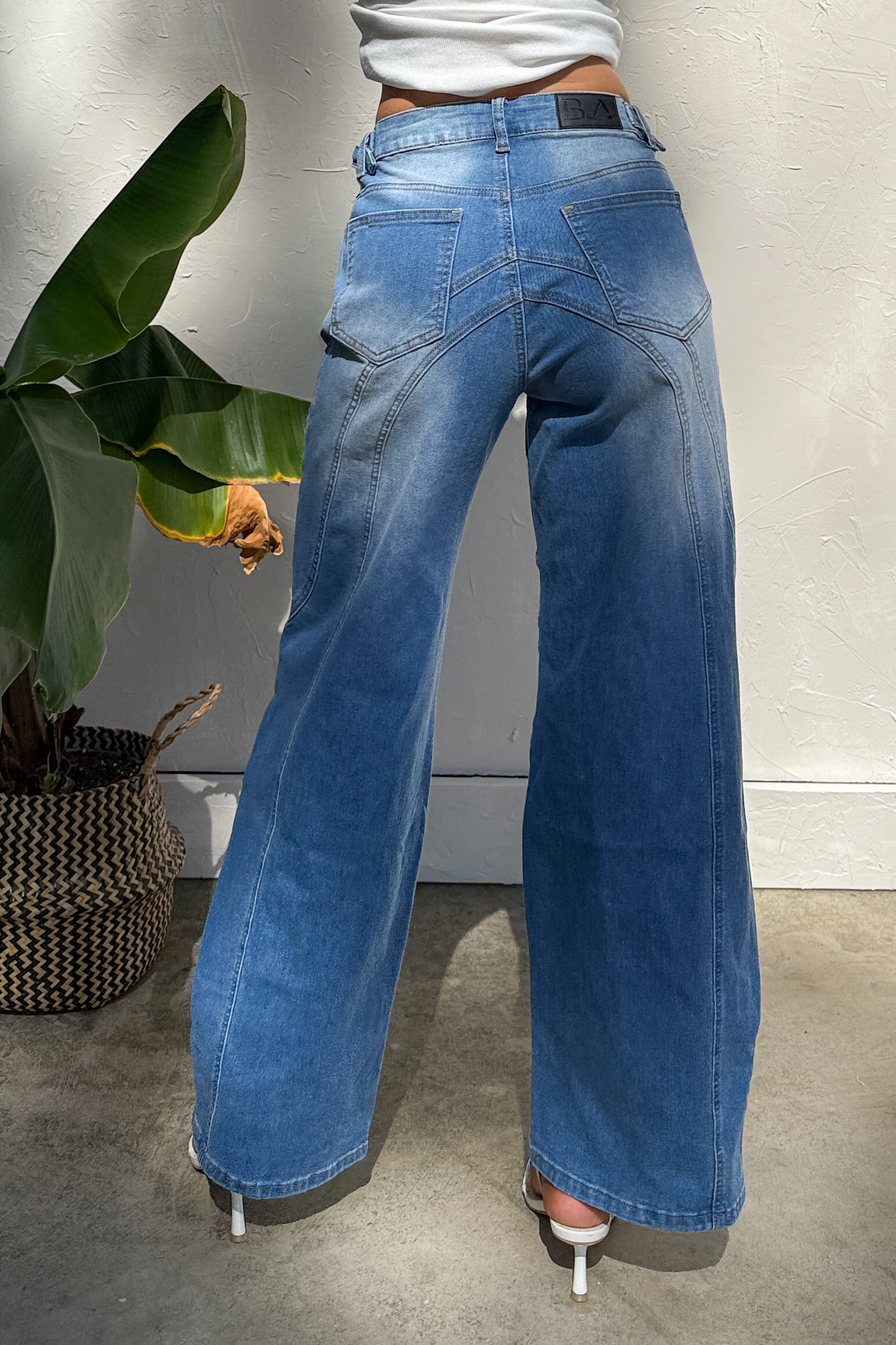 Martin High Rise Balboa Barrel Jeans (Medium) - Image 4