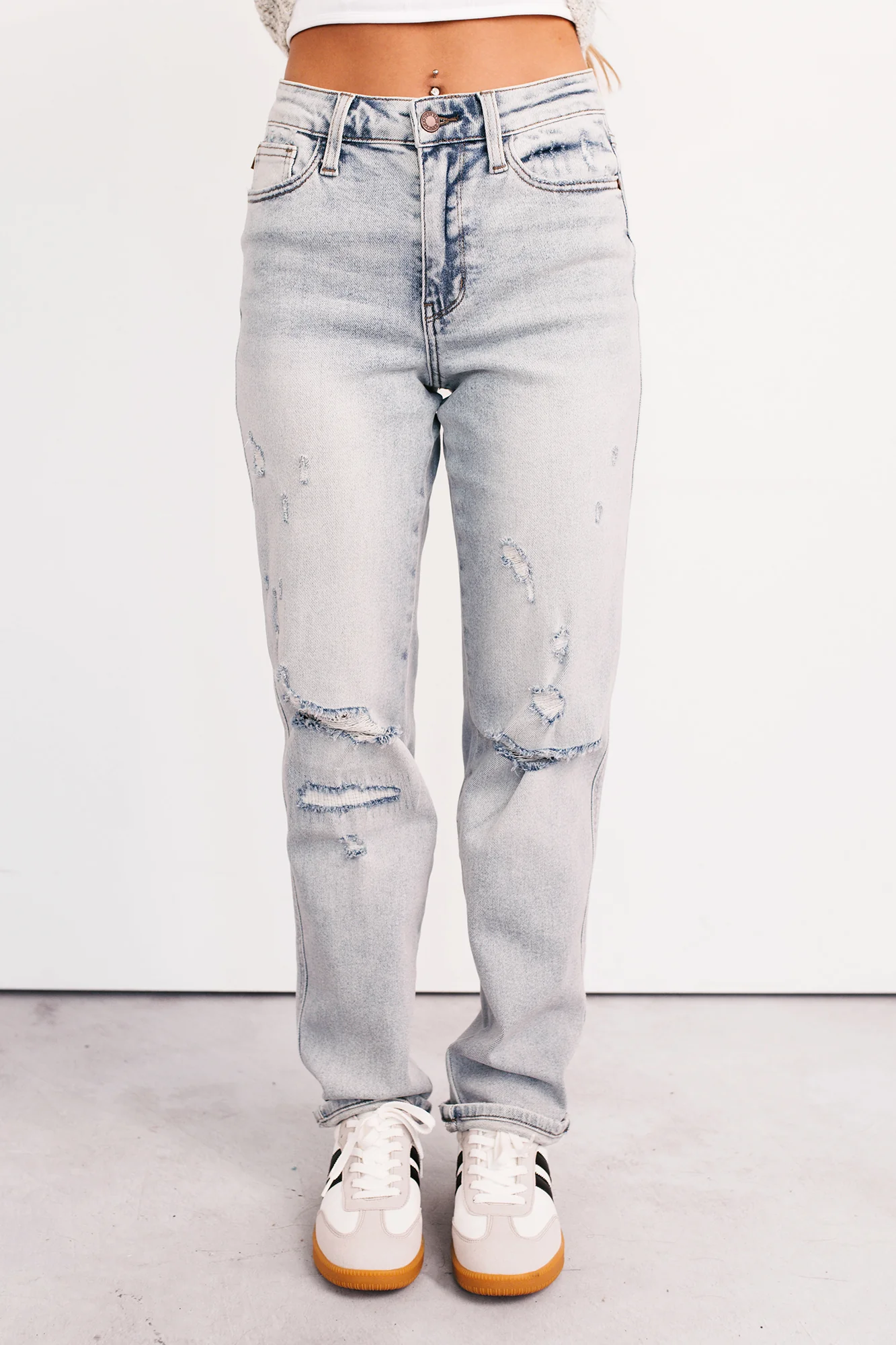 Meadow Mid Rise Judy Blue Boyfriend Jeans (Light) - Image 3