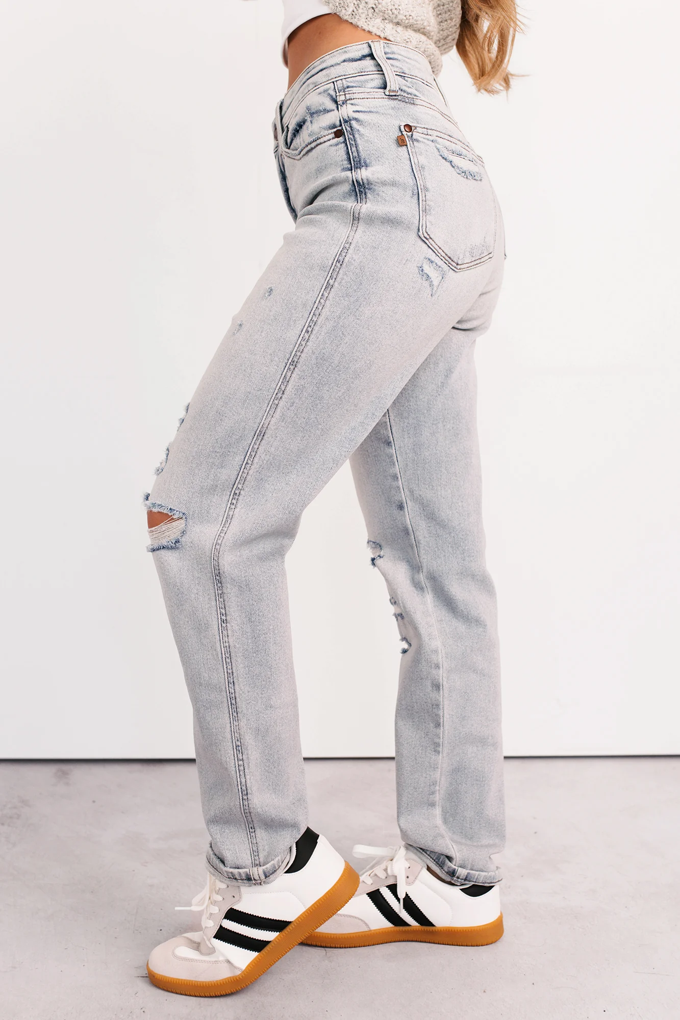 Meadow Mid Rise Judy Blue Boyfriend Jeans (Light) - Image 4