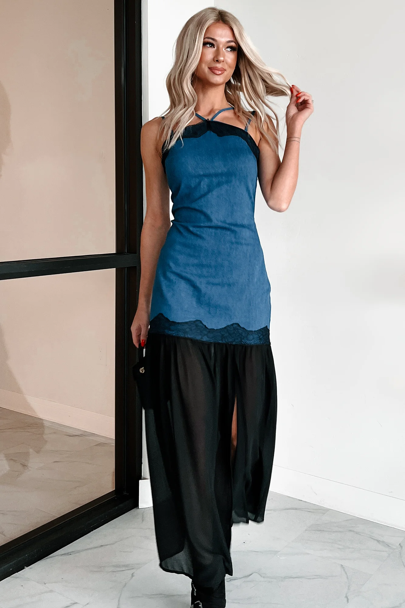 Showing Personality Denim Contrast Maxi Dress (Denim) - Image 3