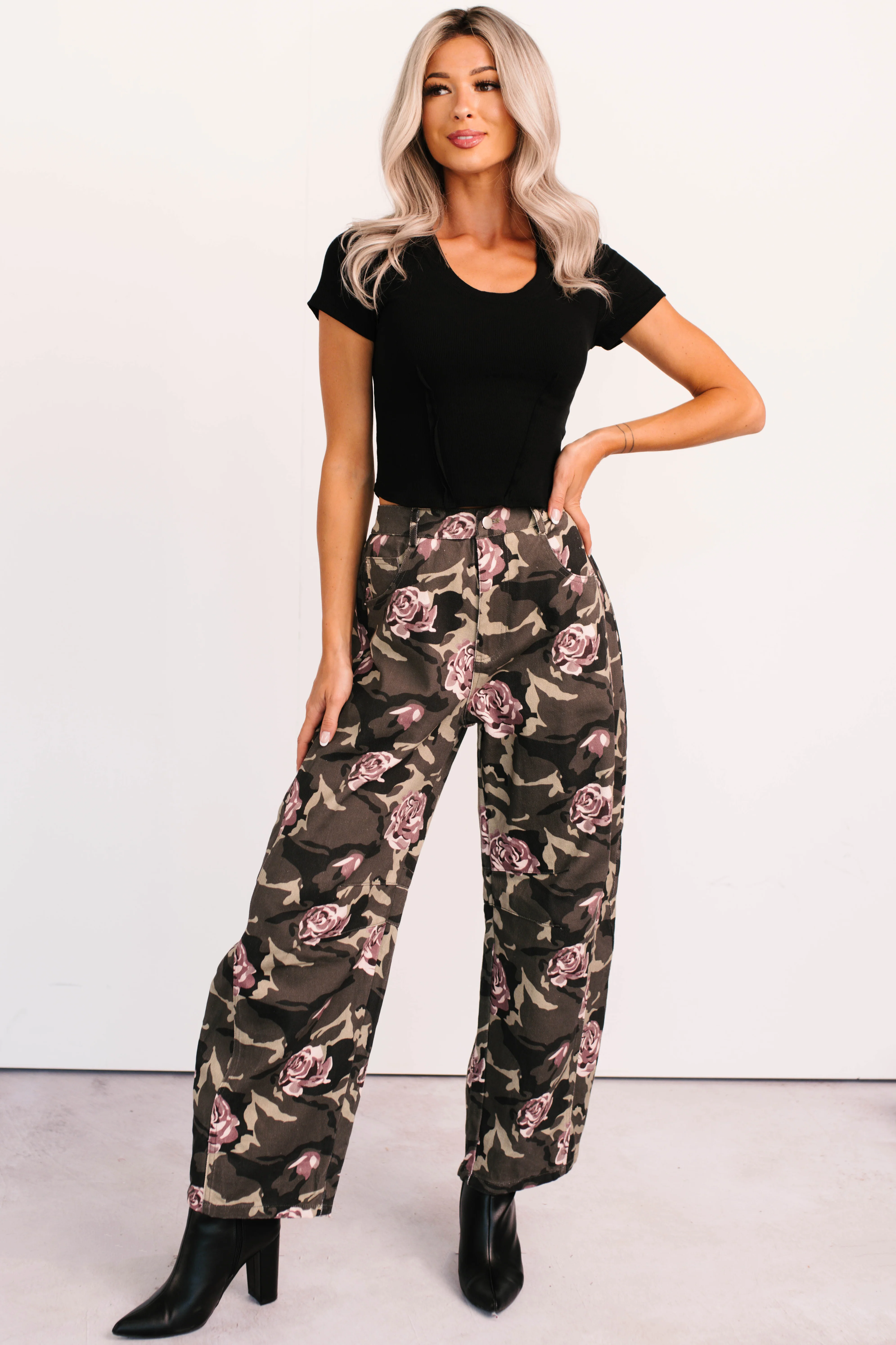 Sink Into It Raw Edge Signature 8 Crop Tee (Black) - Image 6