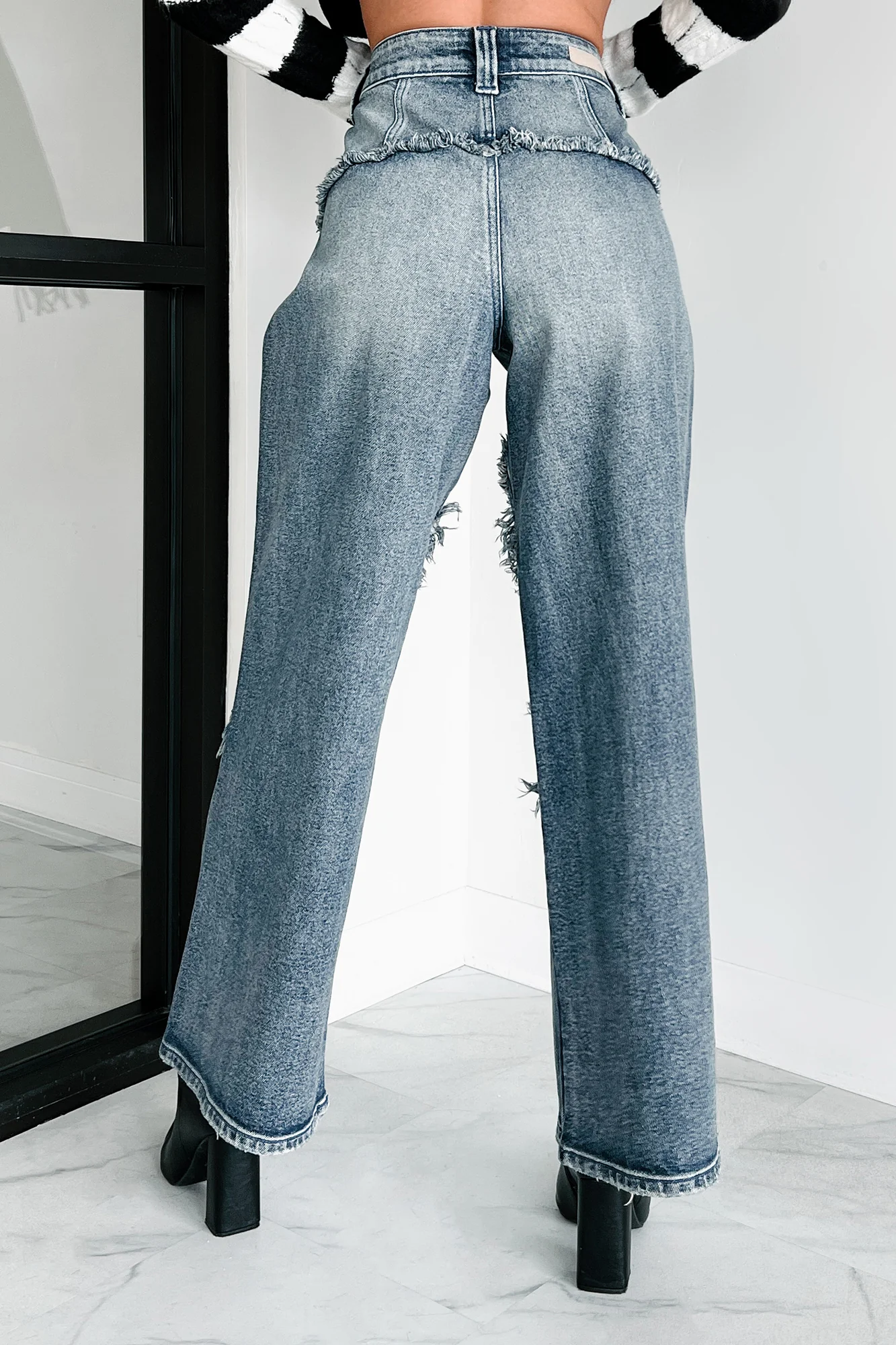 Vernon High Rise Frayed Edge Cello Skater Jeans (Tint) - Image 4