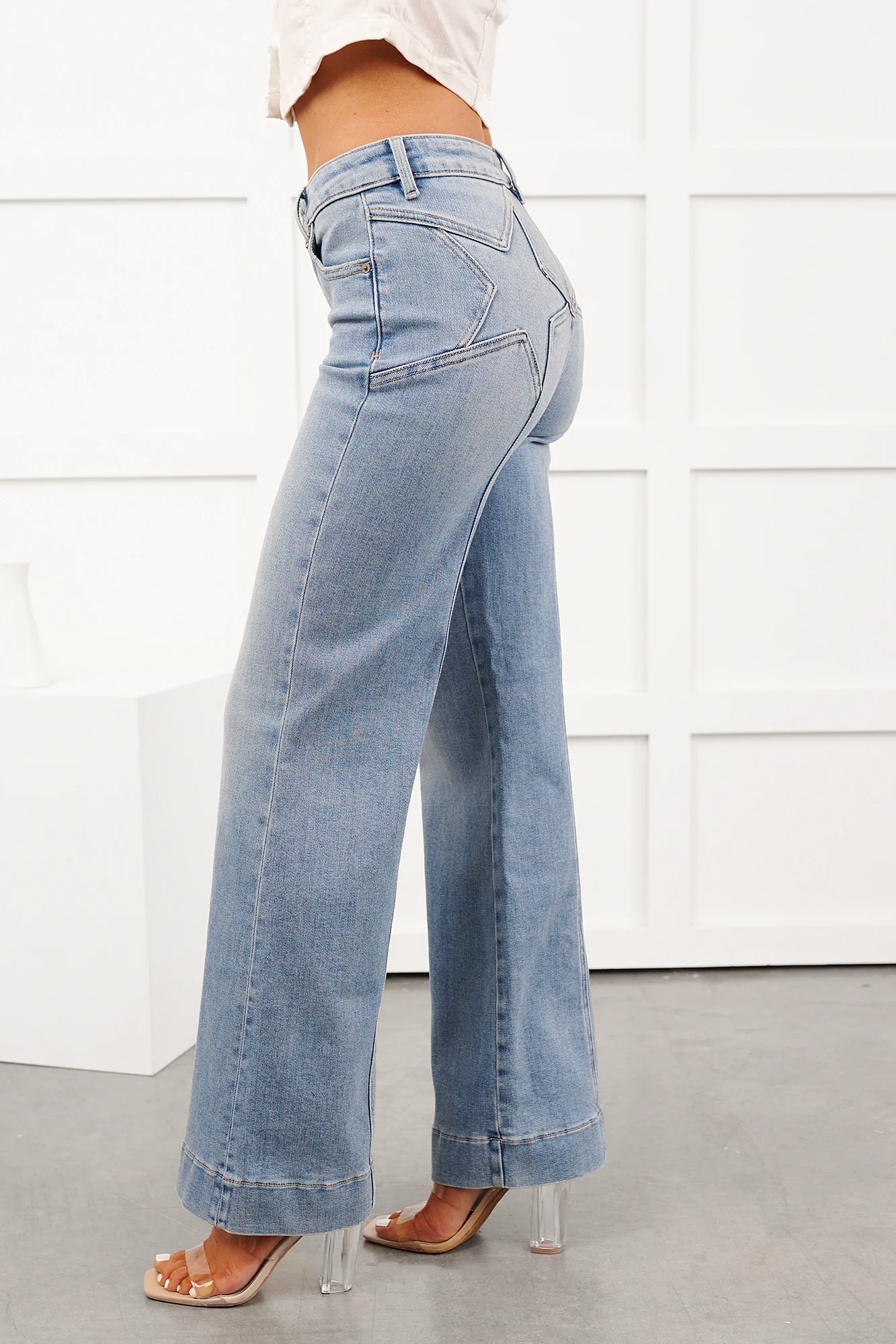 Wrigley Hidden Premium Mid Rise Star Detail Comfort Flare Jeans (Light) - Image 4