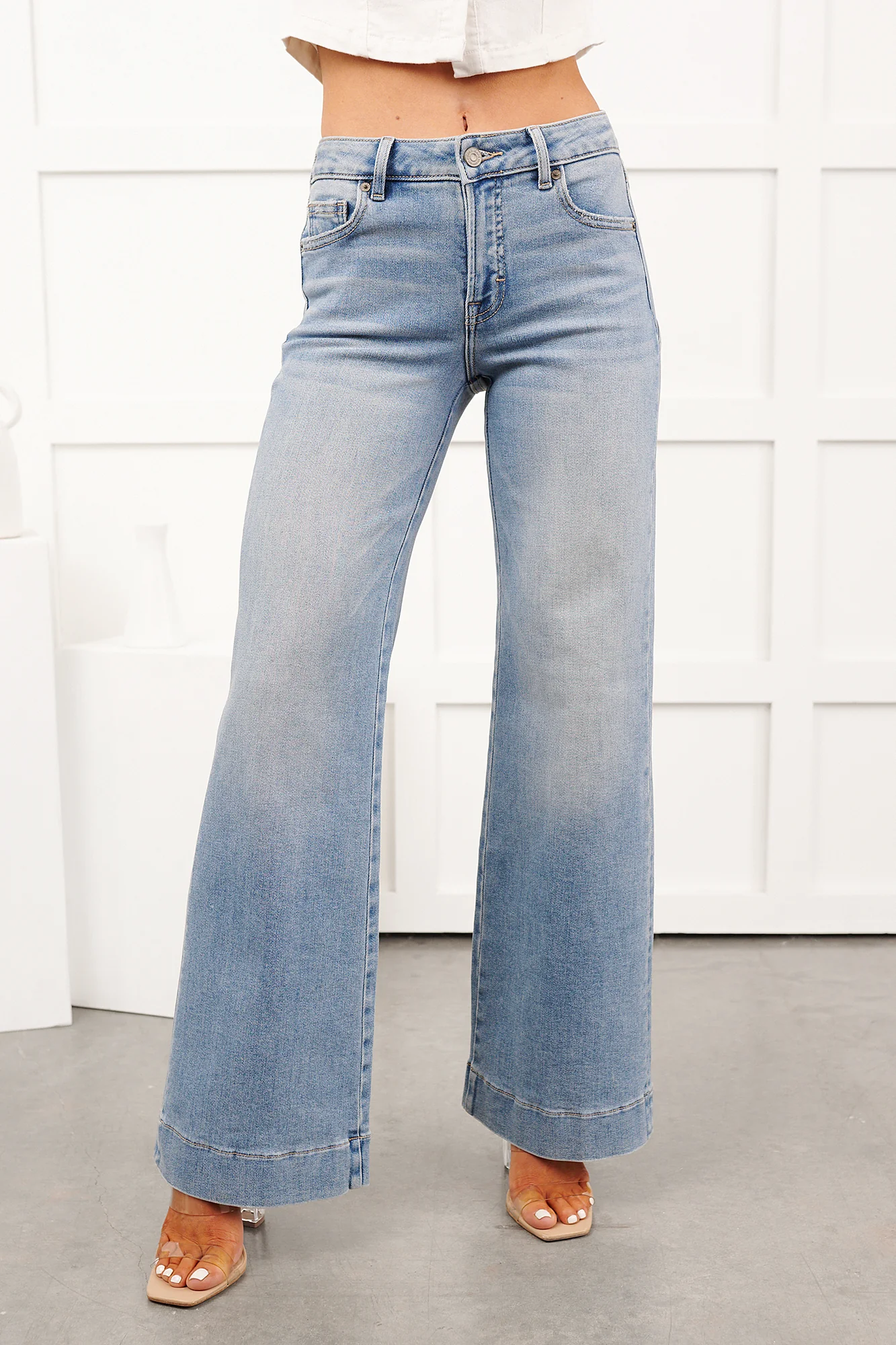 Wrigley Hidden Premium Mid Rise Star Detail Comfort Flare Jeans (Light) - Image 6