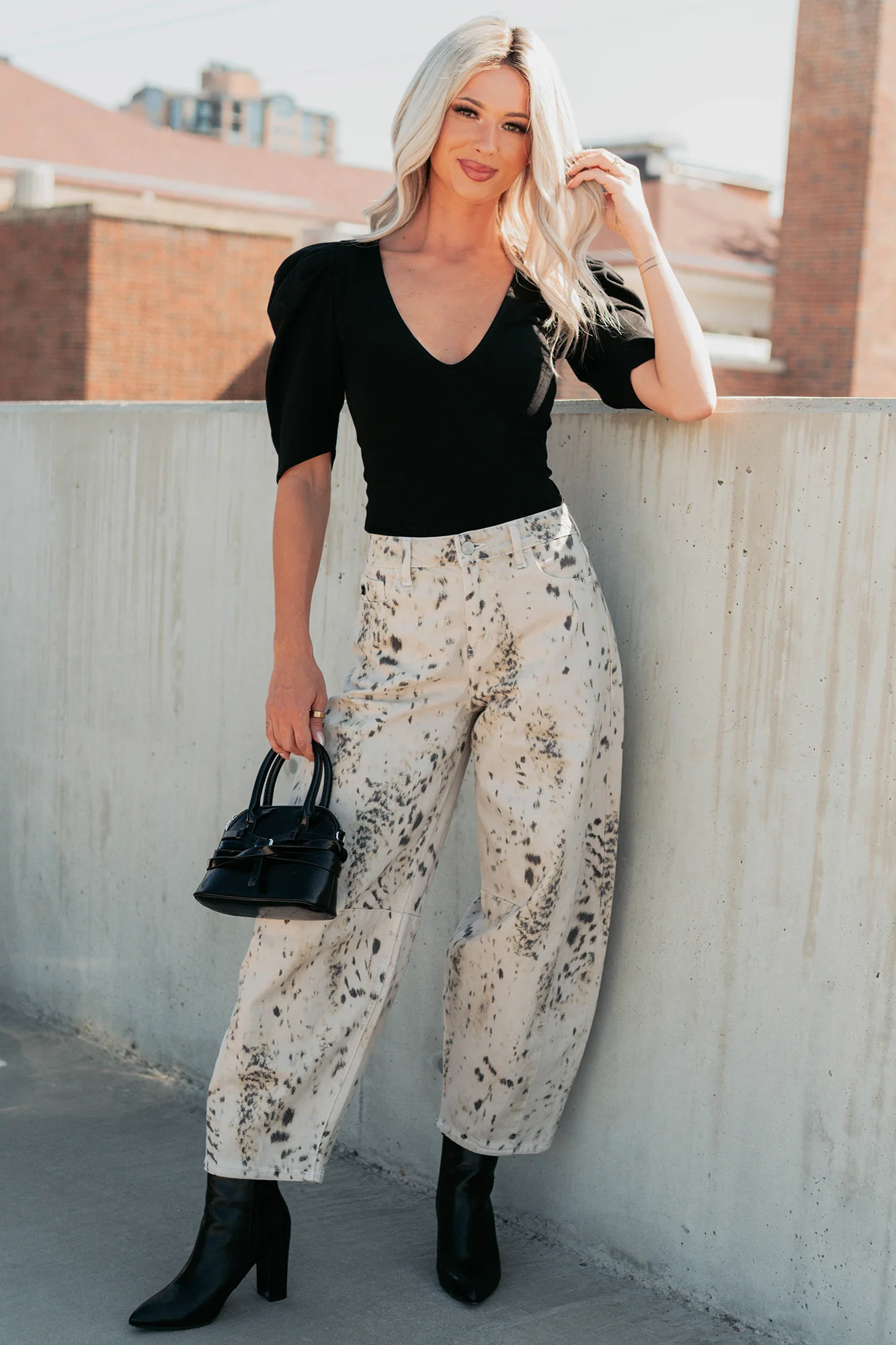 Zane High Rise Printed Barrel Kancan Jeans (Beige/Black) - Image 12