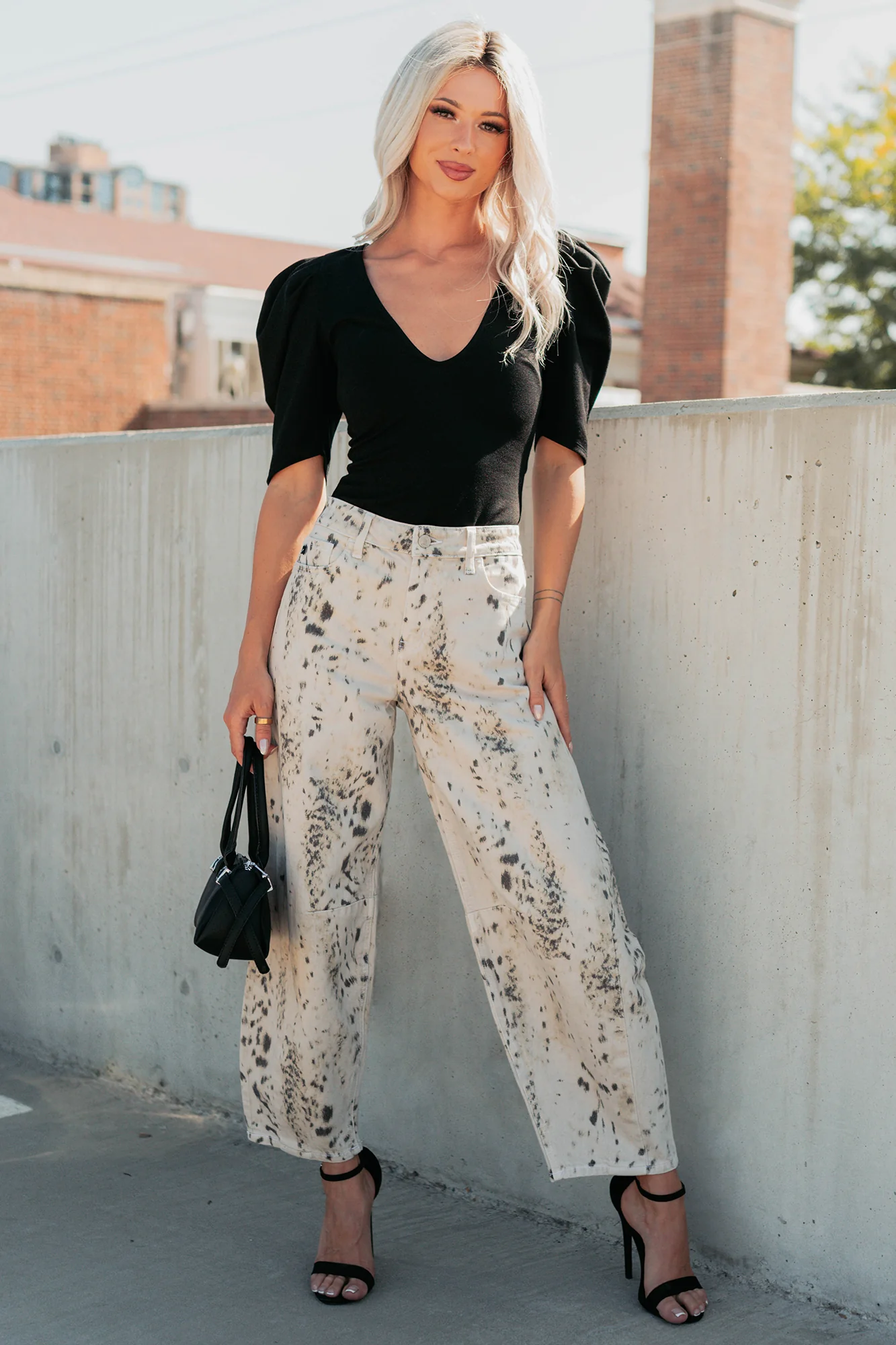 Zane High Rise Printed Barrel Kancan Jeans (Beige/Black) - Image 5