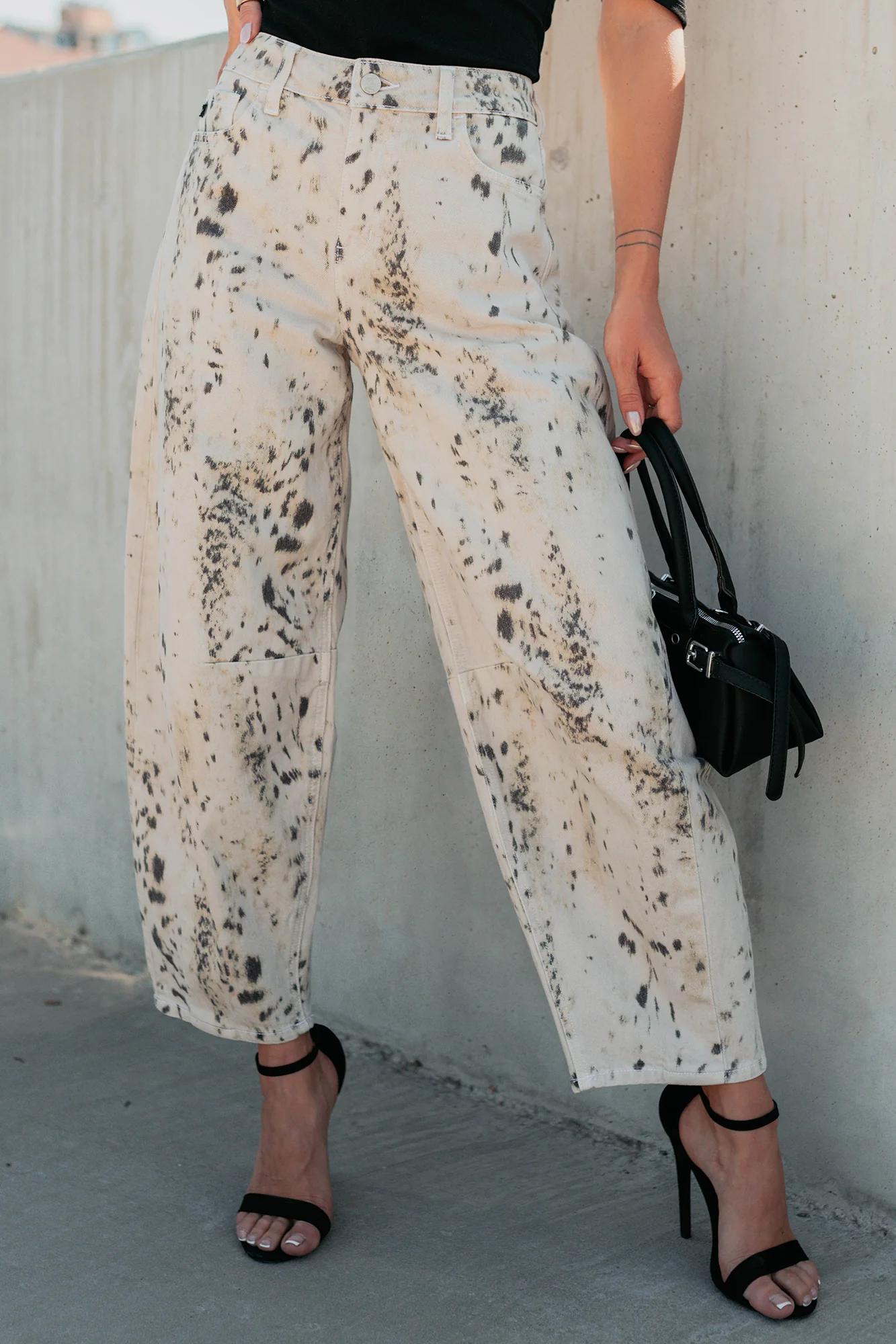 Zane High Rise Printed Barrel Kancan Jeans (Beige/Black) - Image 6